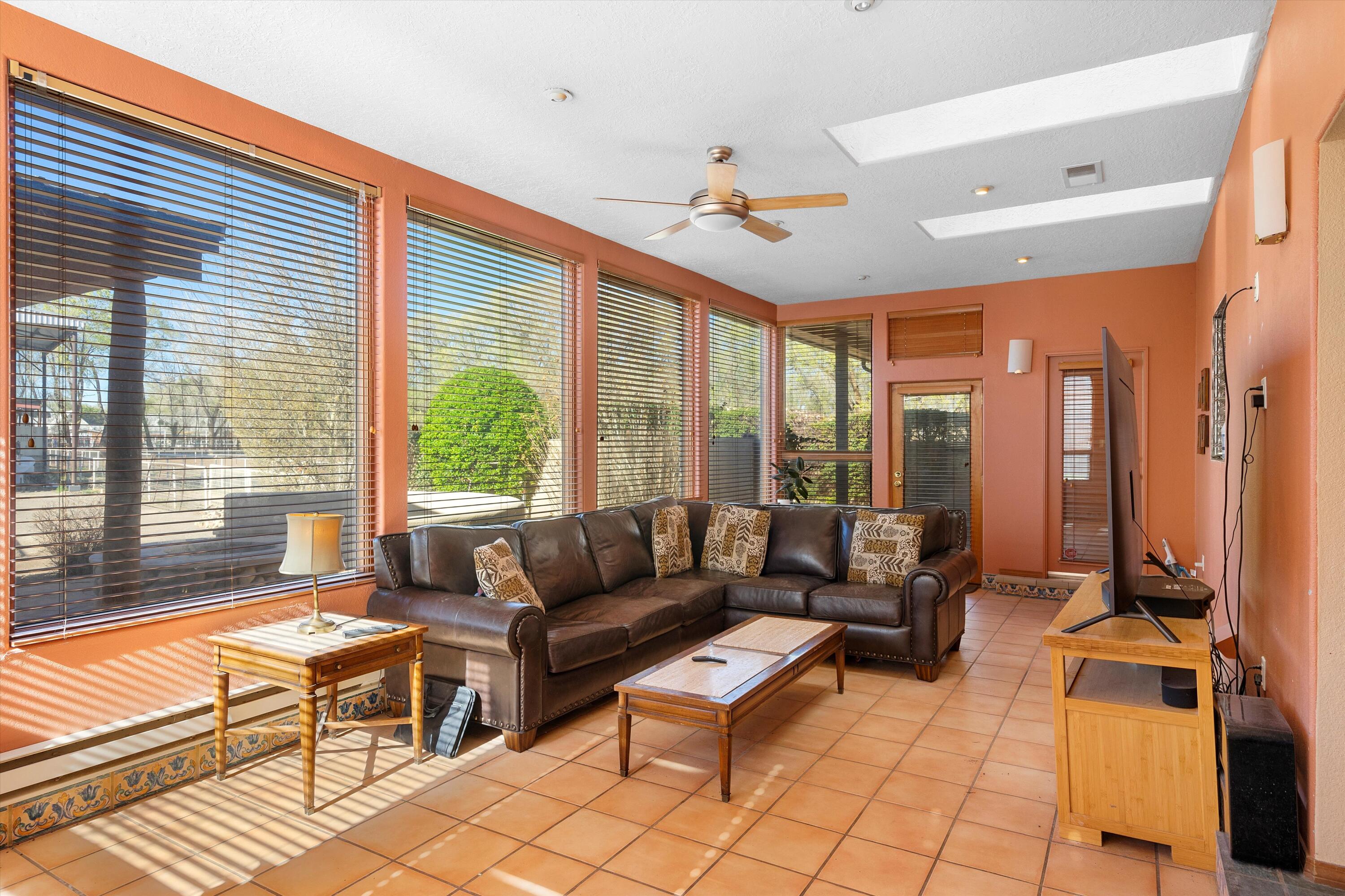 347 Lagunitas Lane SW