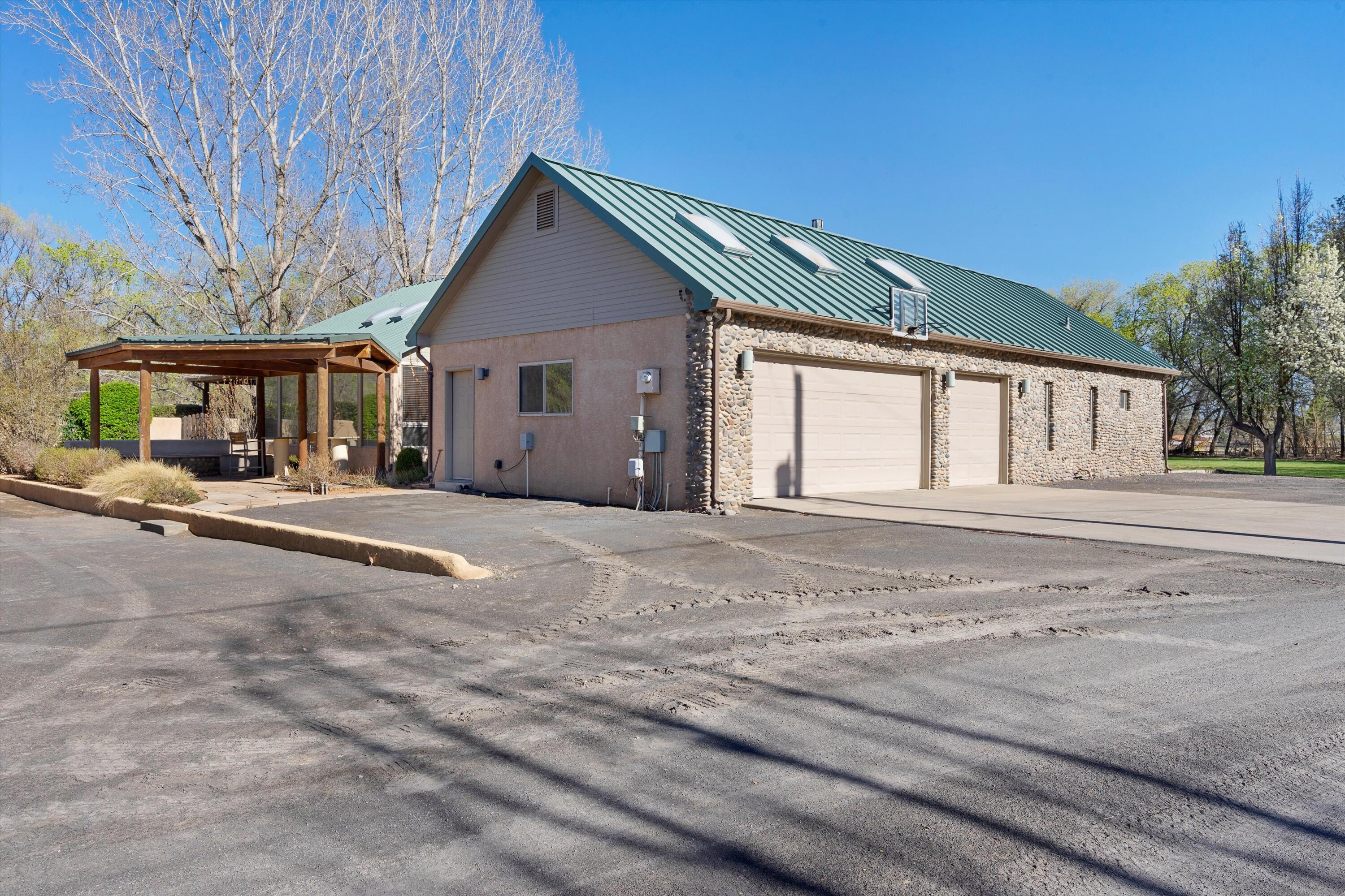 347 Lagunitas Lane SW