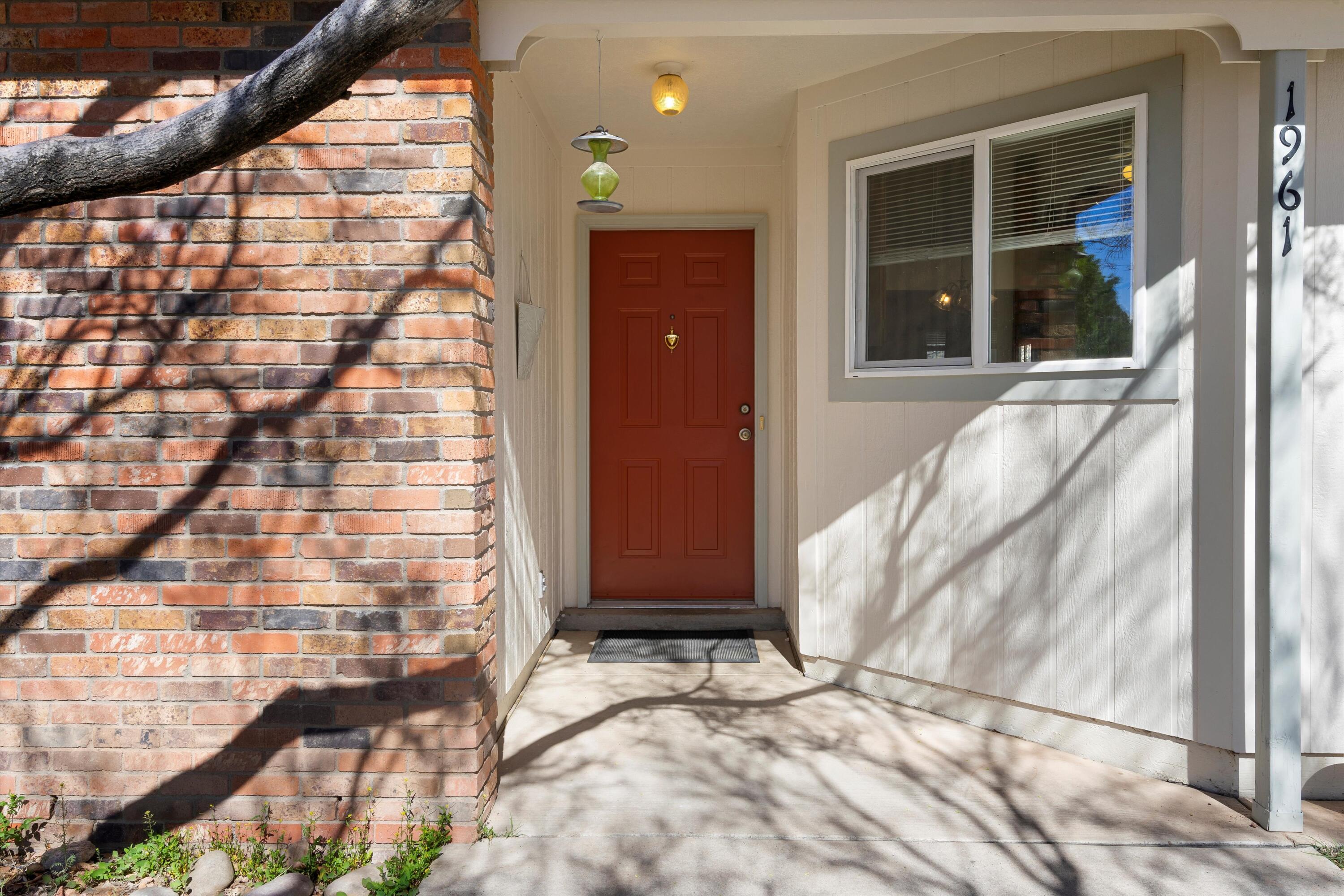 1961 Roanoke Drive NE