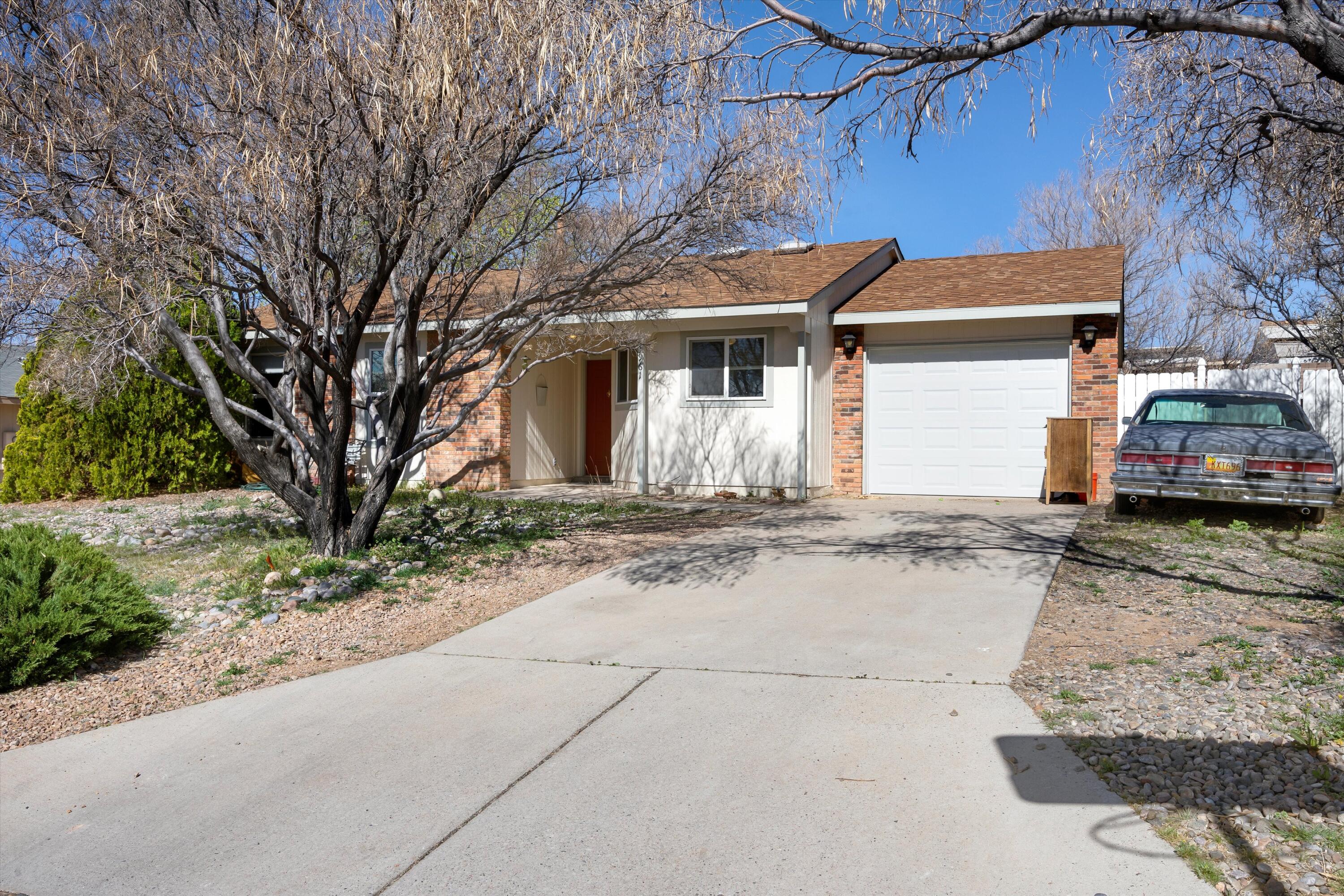 1961 Roanoke Drive NE