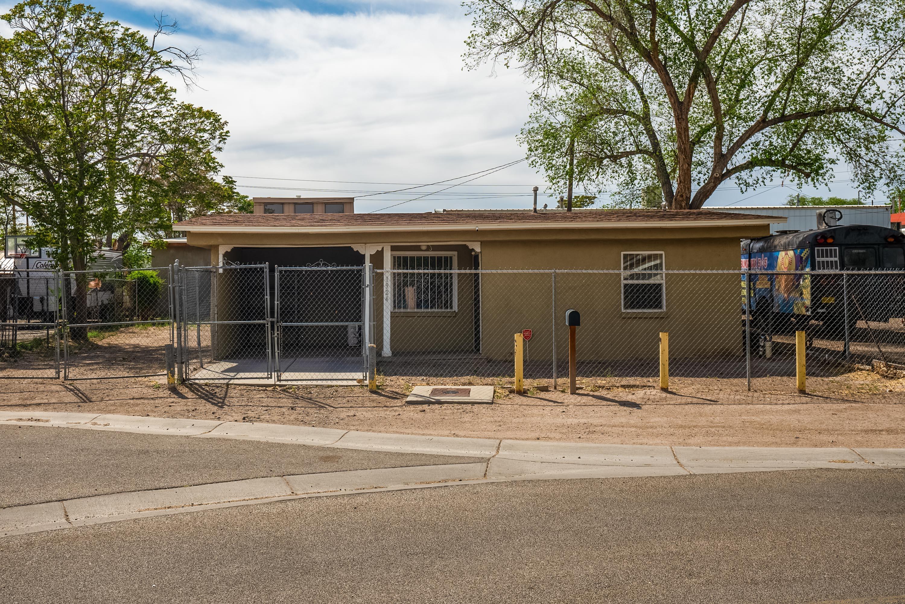1924 S De Baca Circle SW