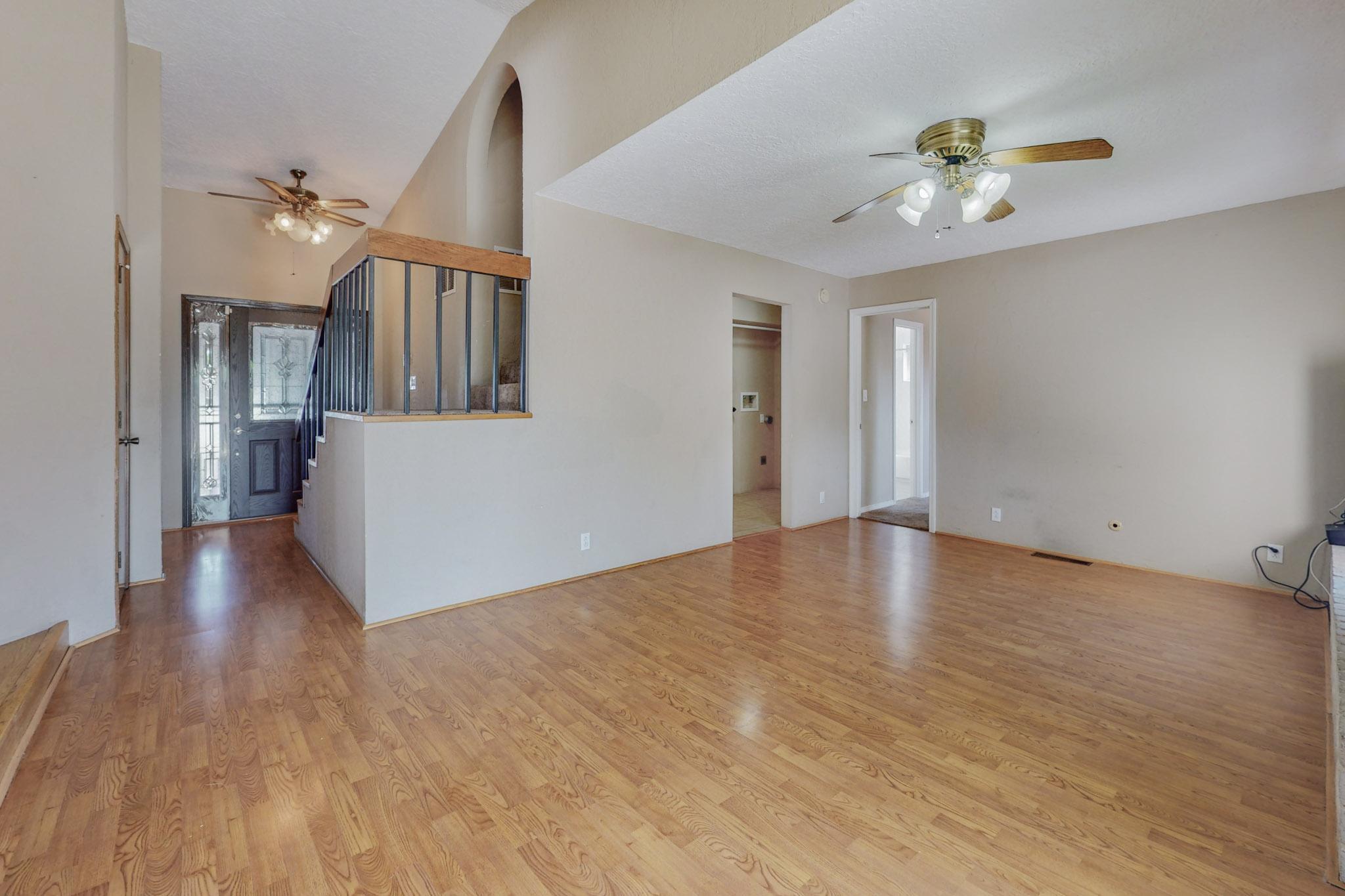 9412 Avenida De La Luna NE