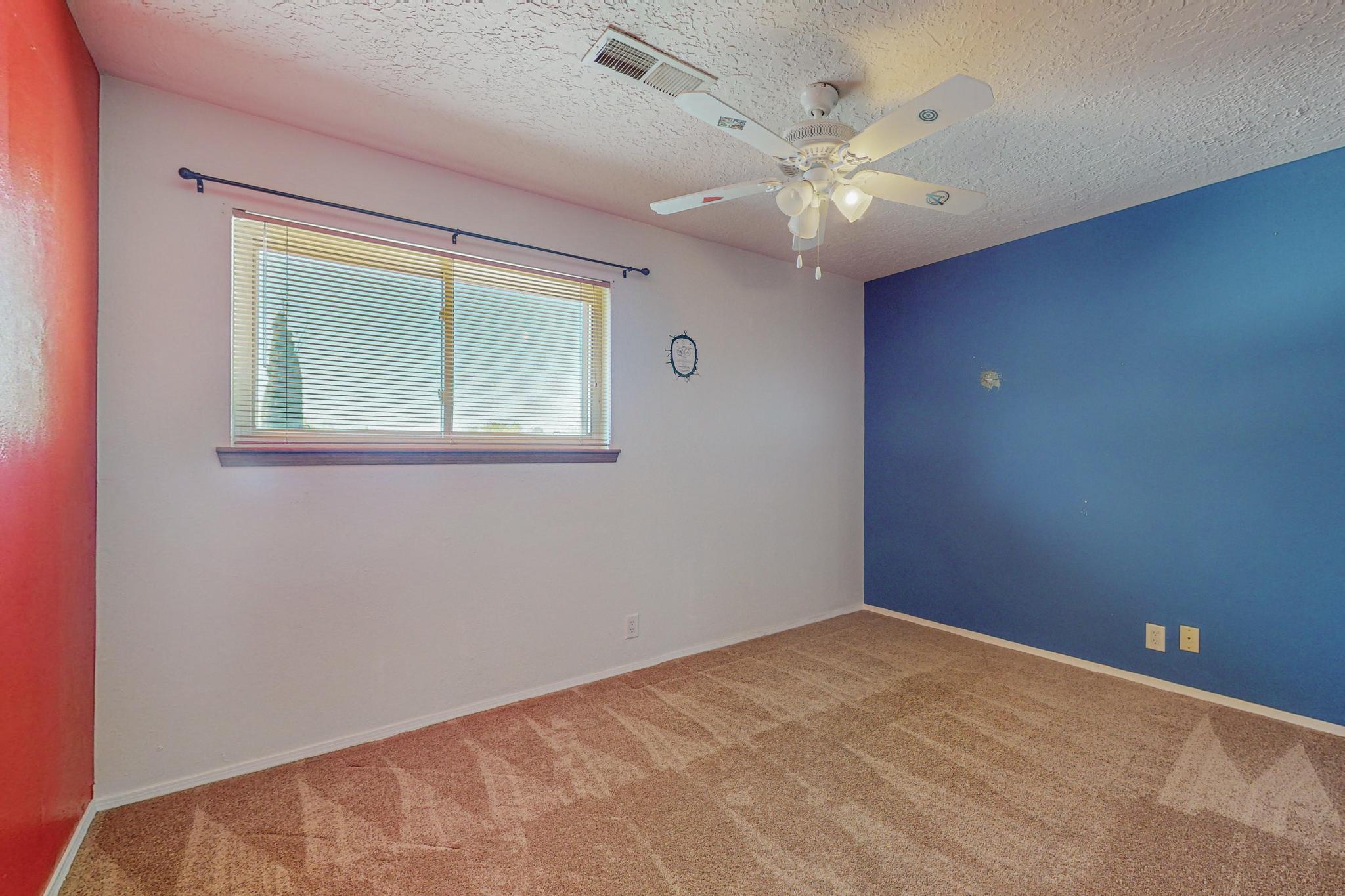 9412 Avenida De La Luna NE