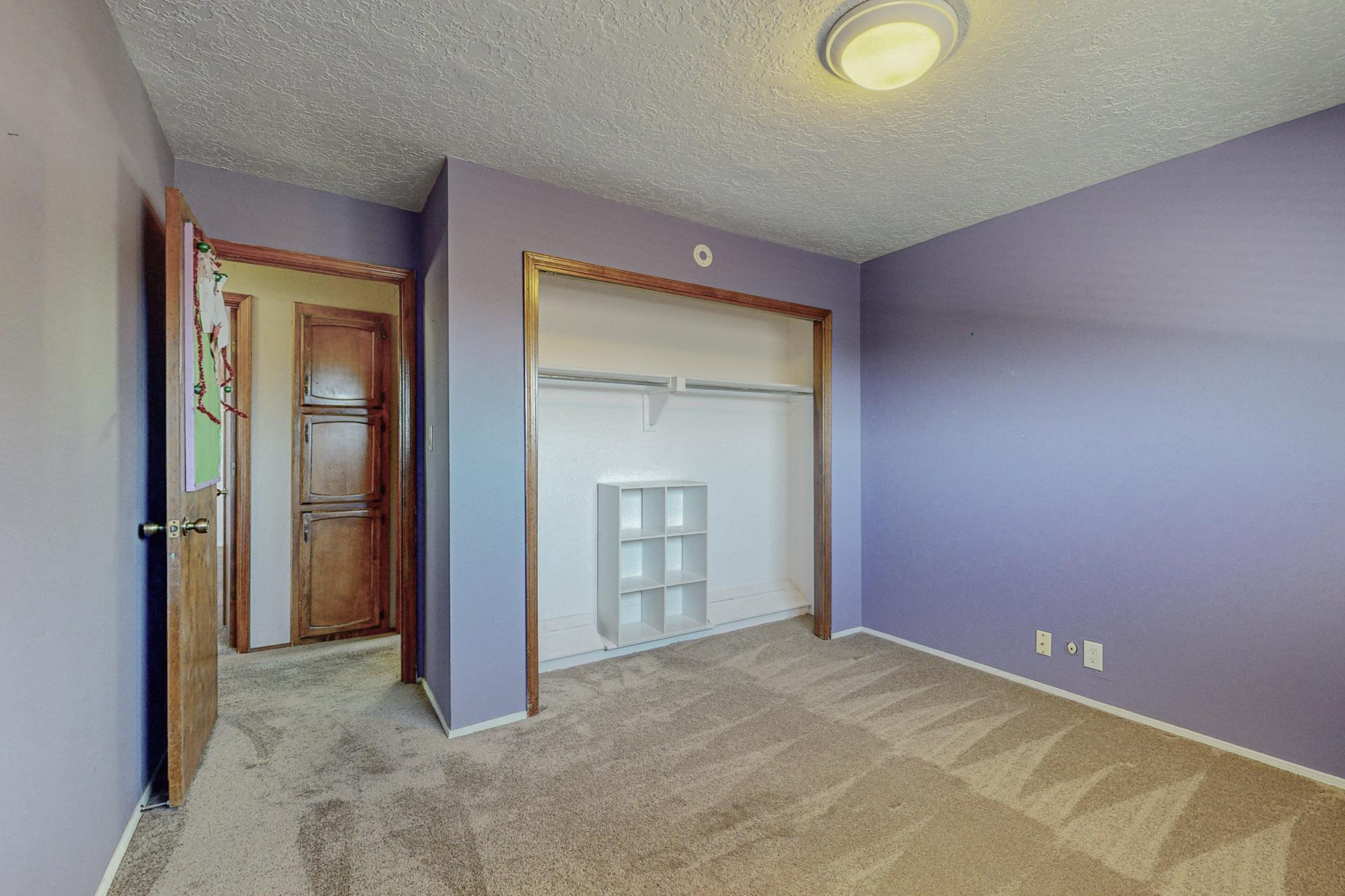 9412 Avenida De La Luna NE