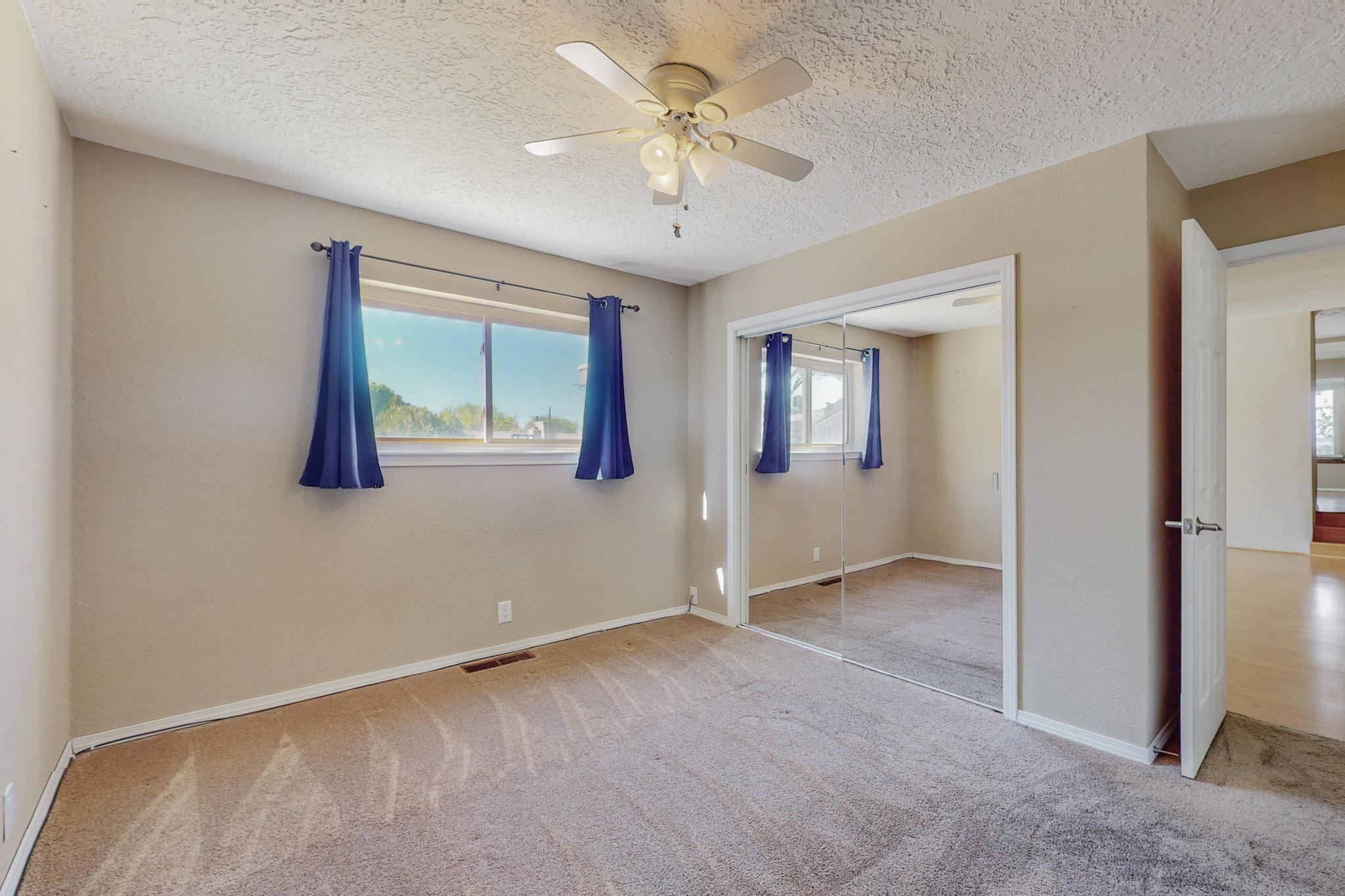 9412 Avenida De La Luna NE