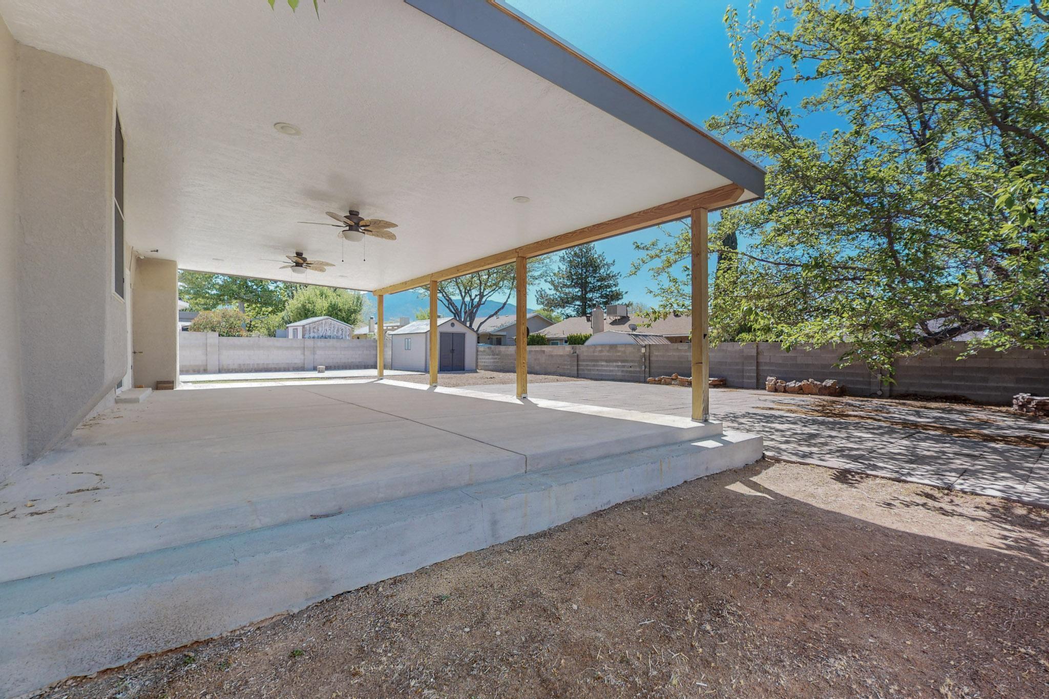 9412 Avenida De La Luna NE