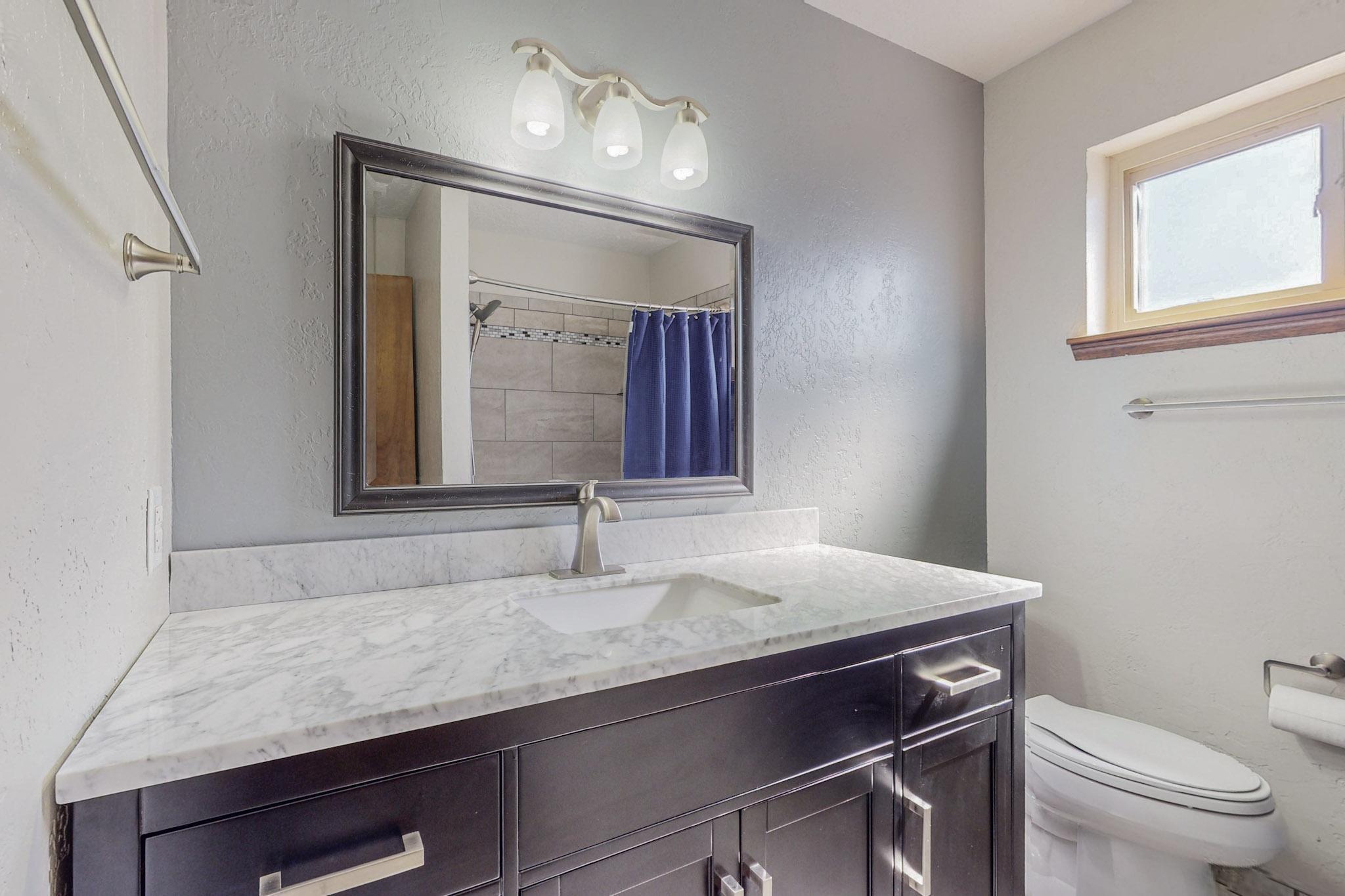 9412 Avenida De La Luna NE