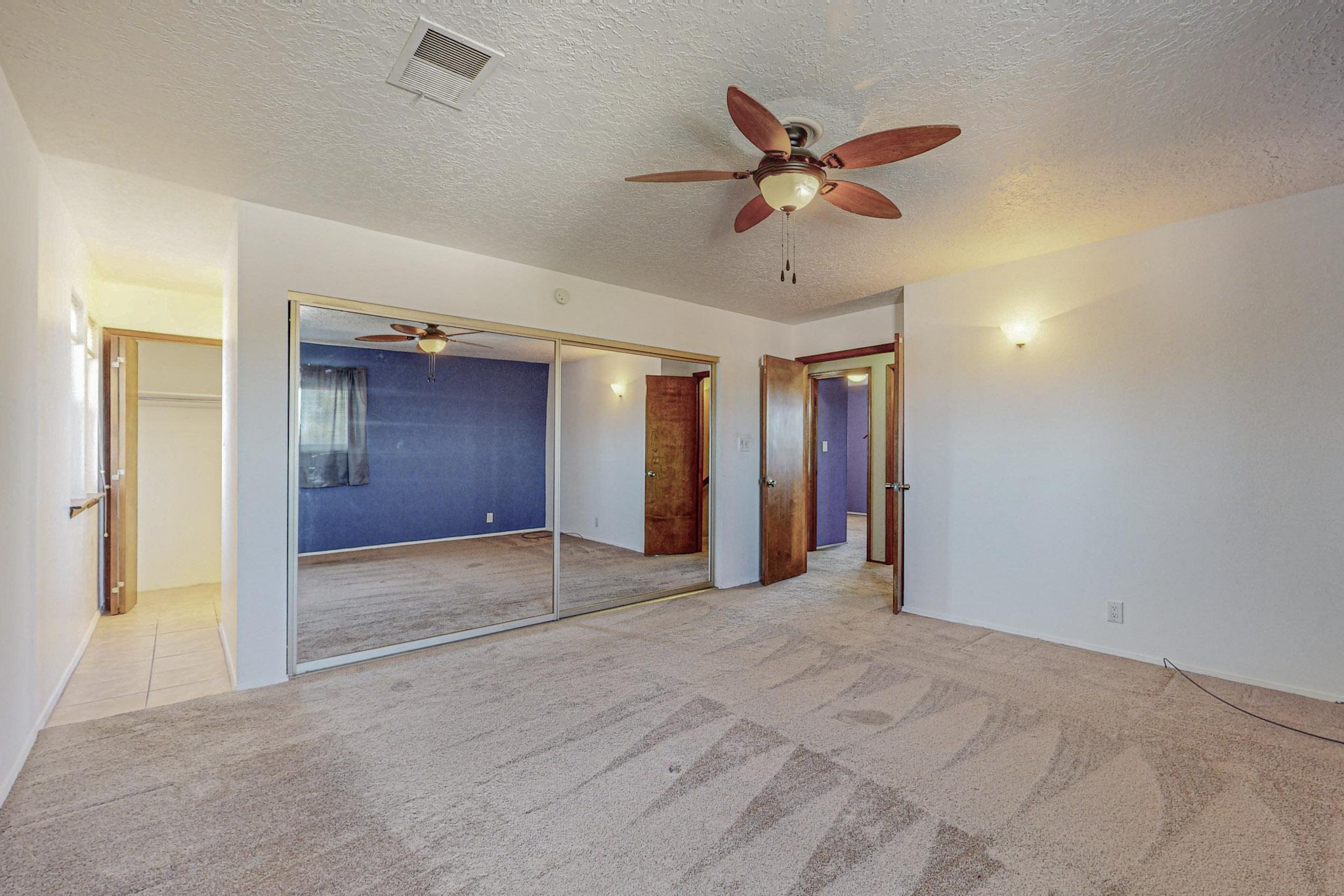 9412 Avenida De La Luna NE