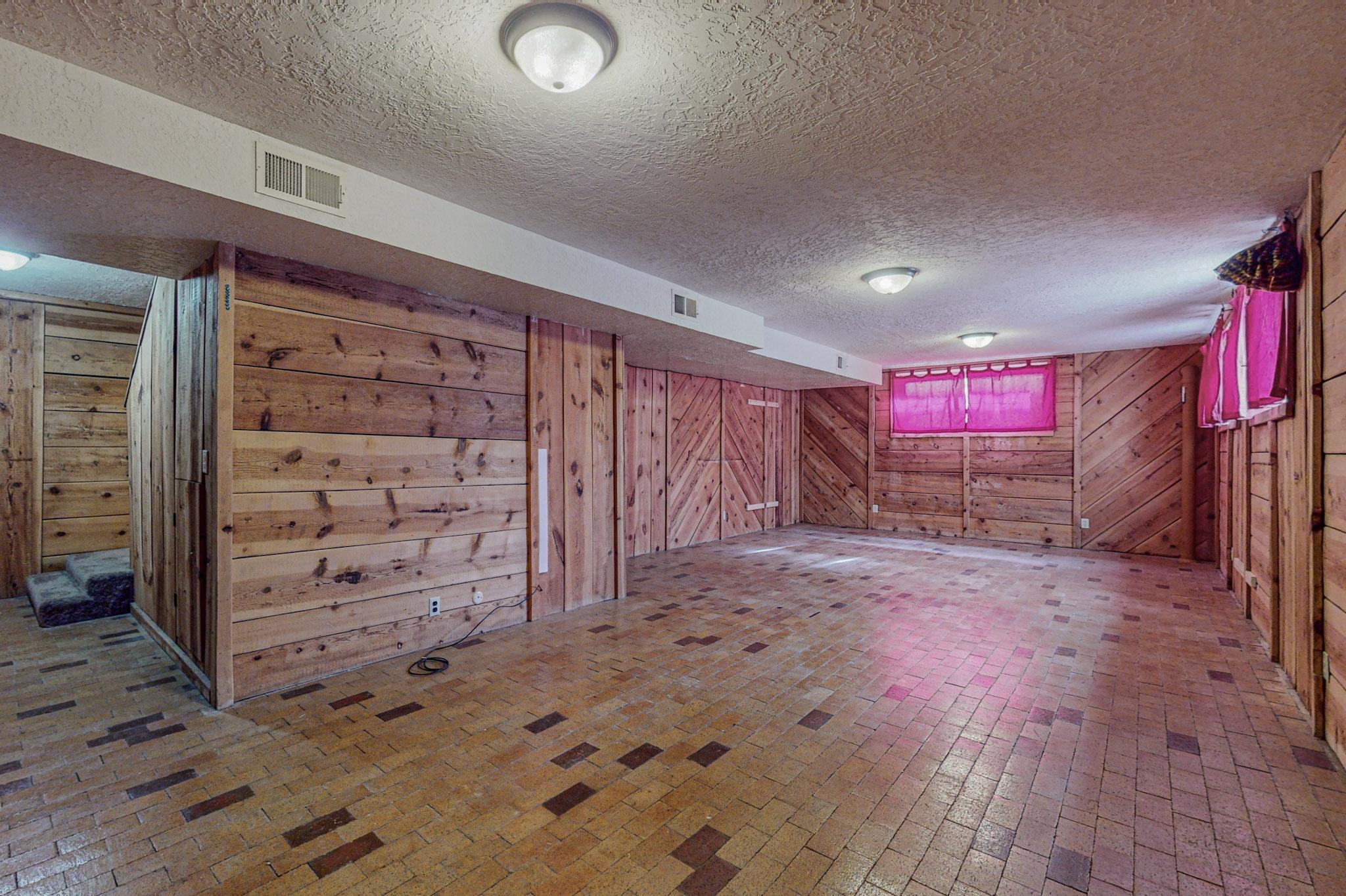 9412 Avenida De La Luna NE