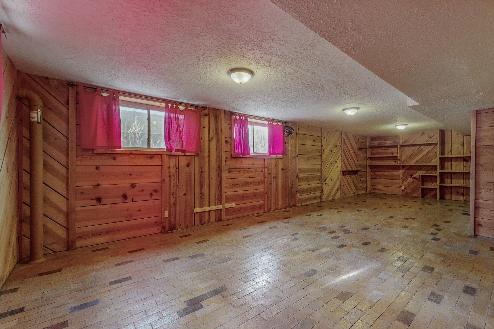 9412 Avenida De La Luna NE