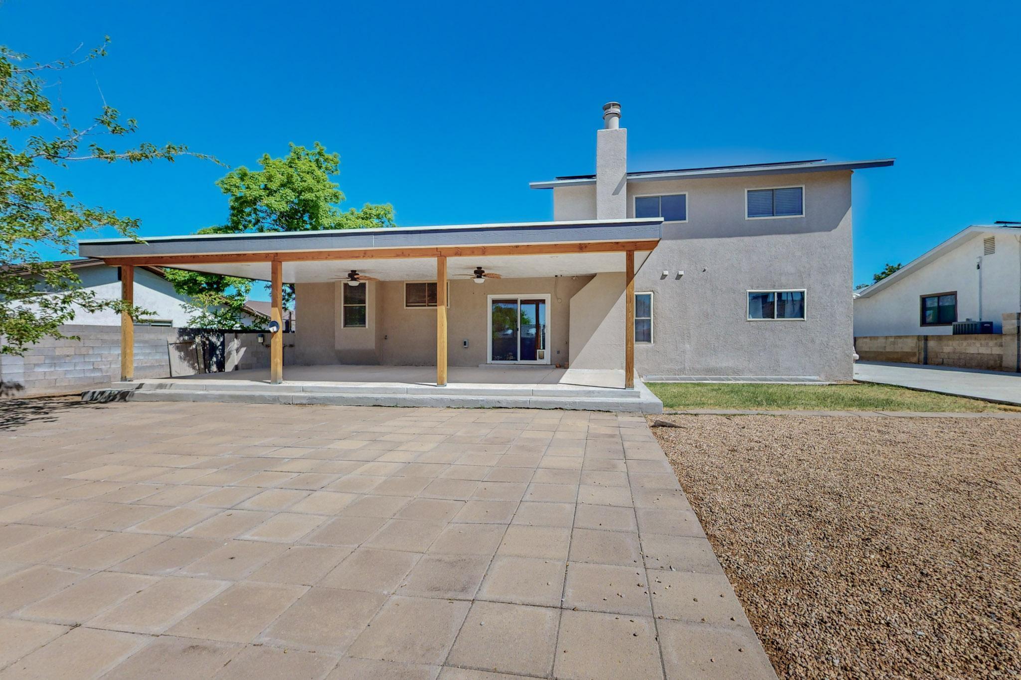 9412 Avenida De La Luna NE