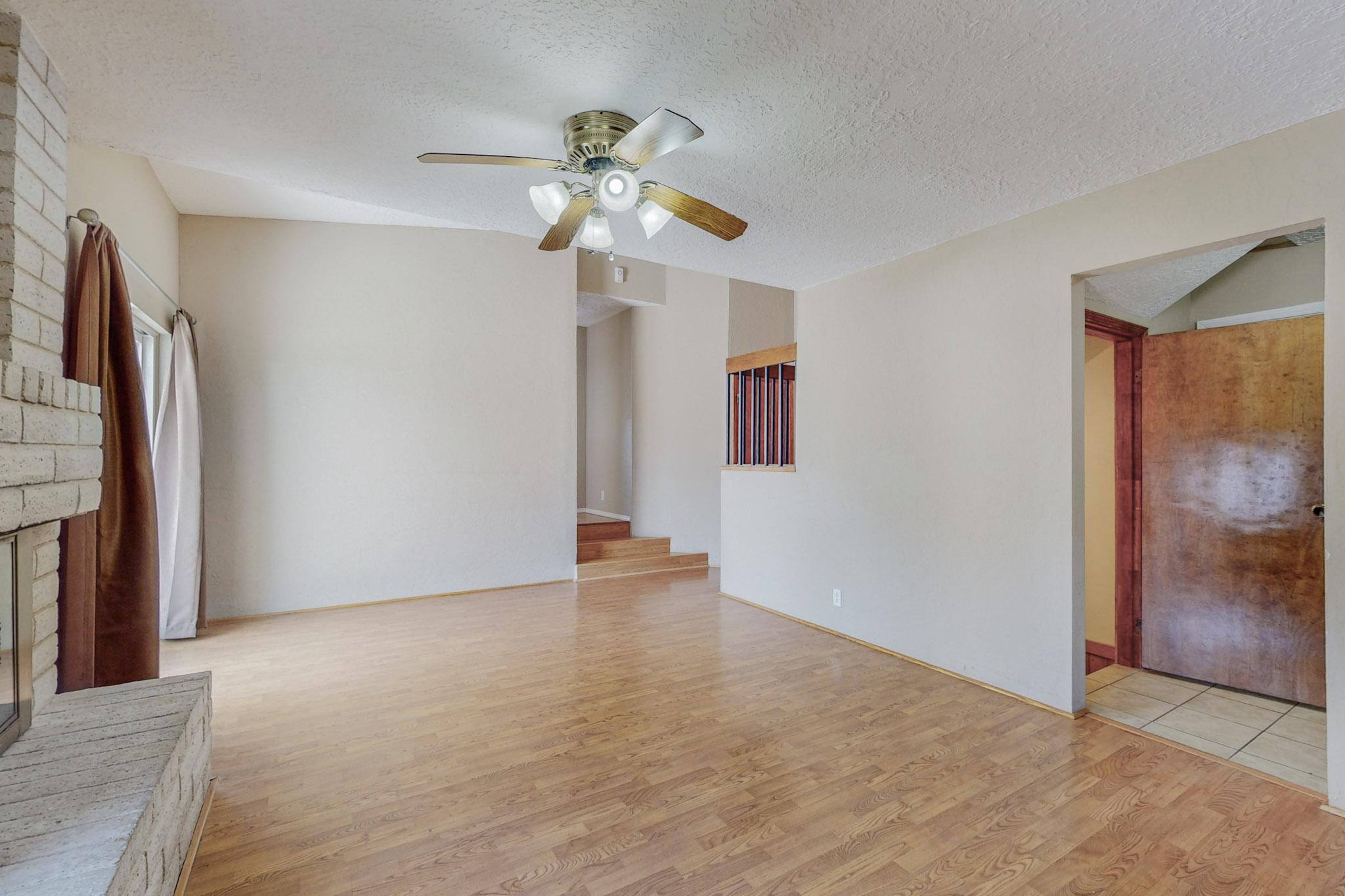 9412 Avenida De La Luna NE