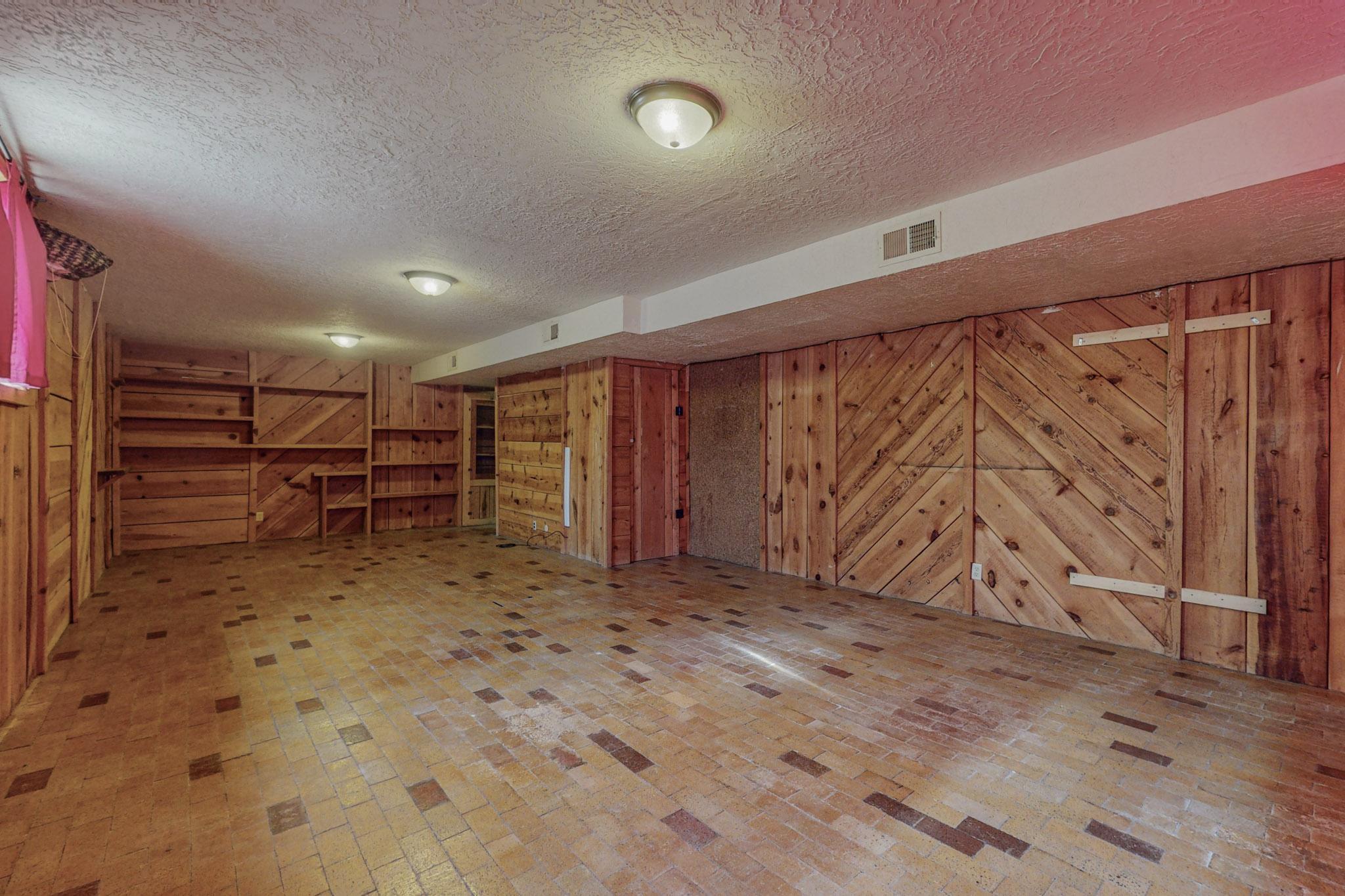 9412 Avenida De La Luna NE