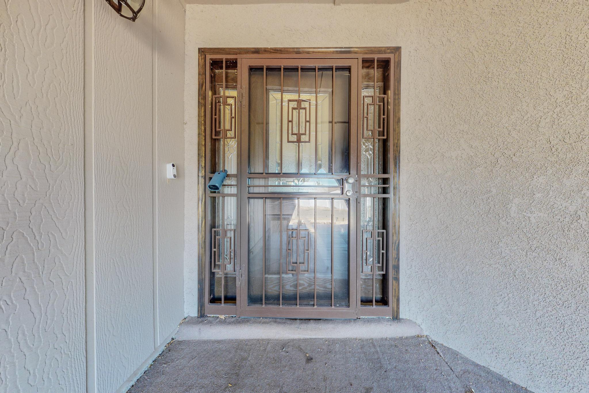 9412 Avenida De La Luna NE