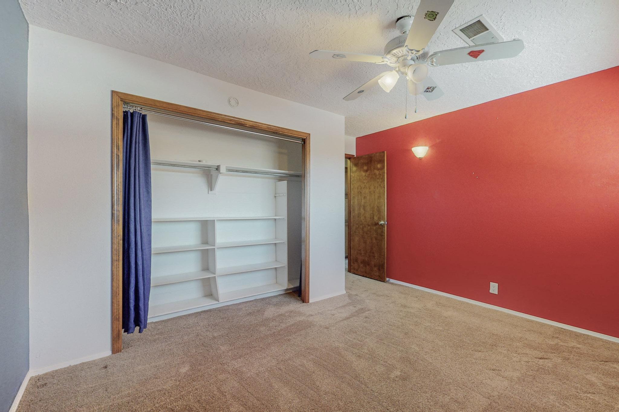 9412 Avenida De La Luna NE