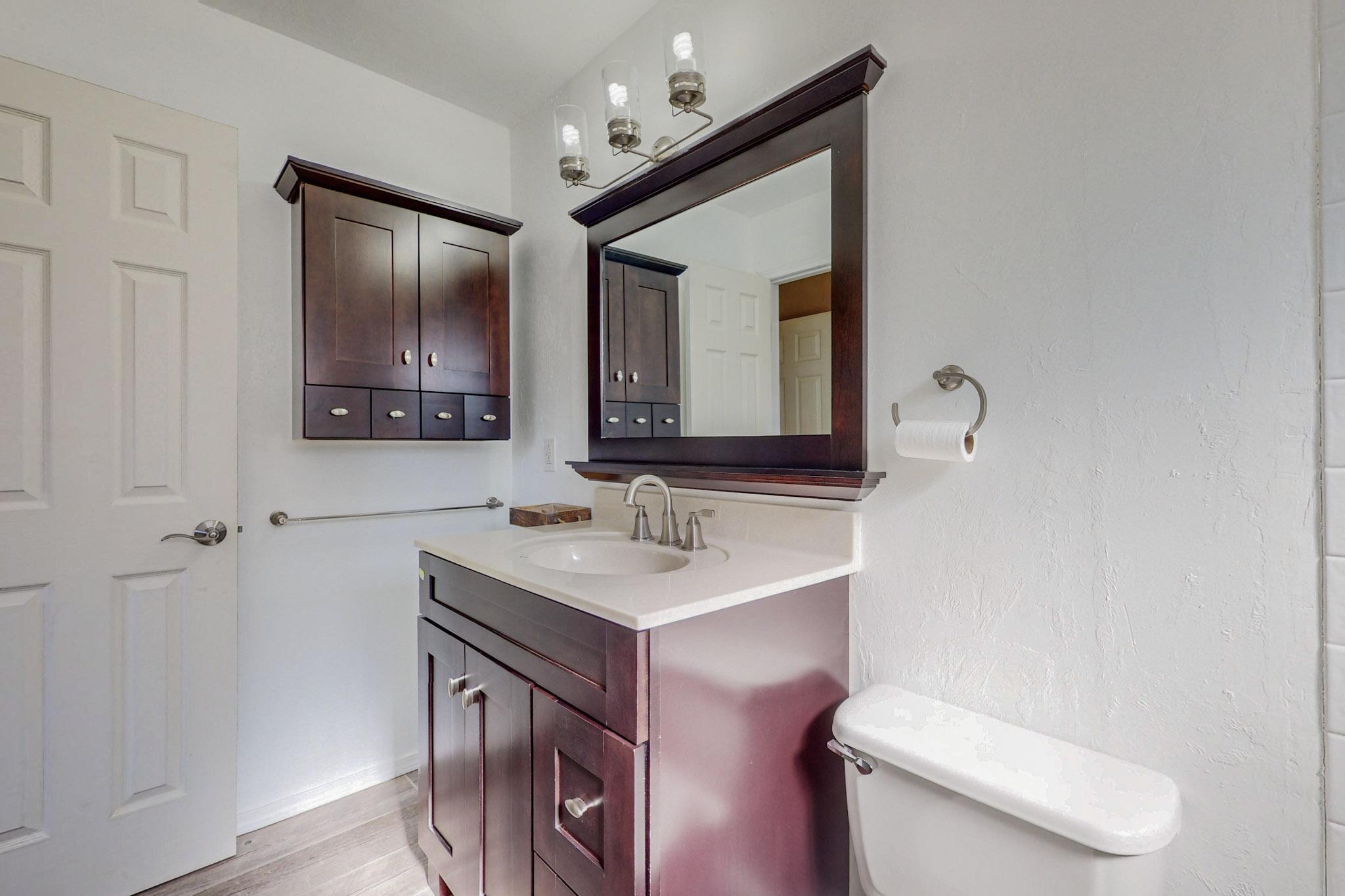 9412 Avenida De La Luna NE