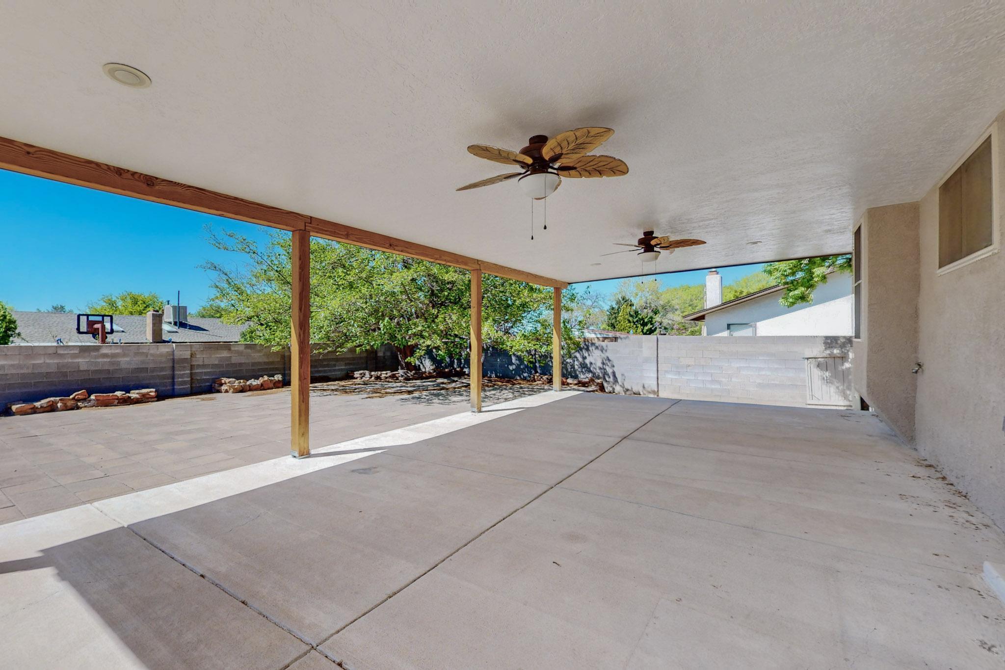 9412 Avenida De La Luna NE