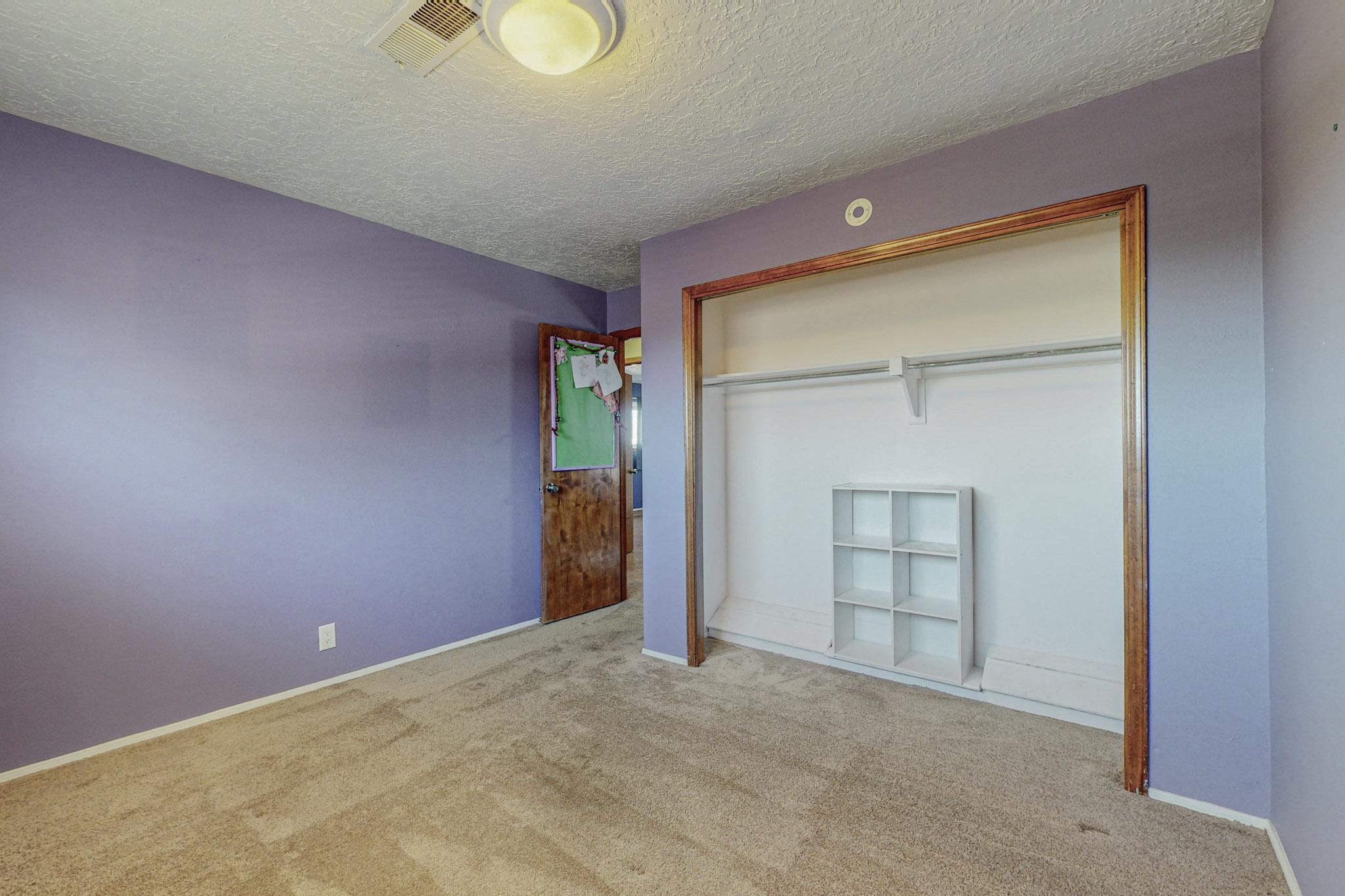 9412 Avenida De La Luna NE