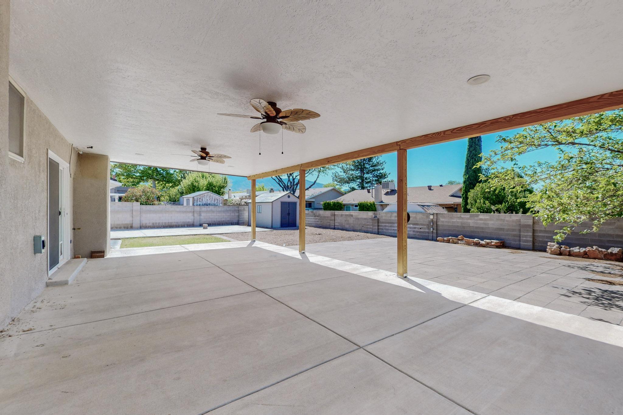 9412 Avenida De La Luna NE