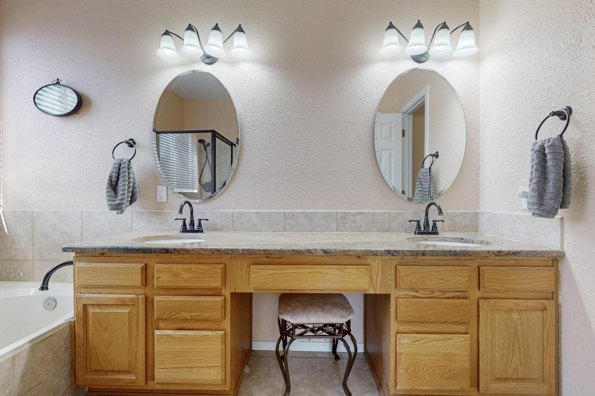 4120 Rancho Gusto NW