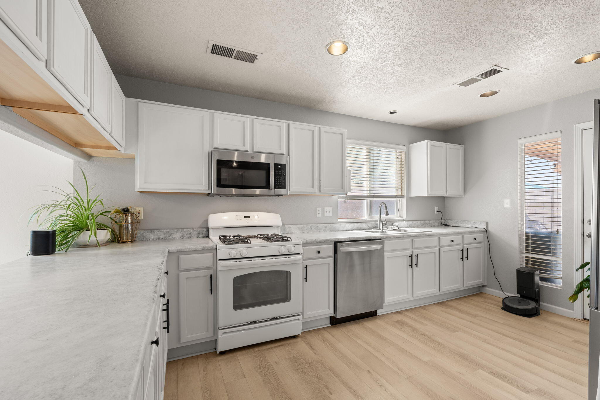 7200 Villa Clavel NE