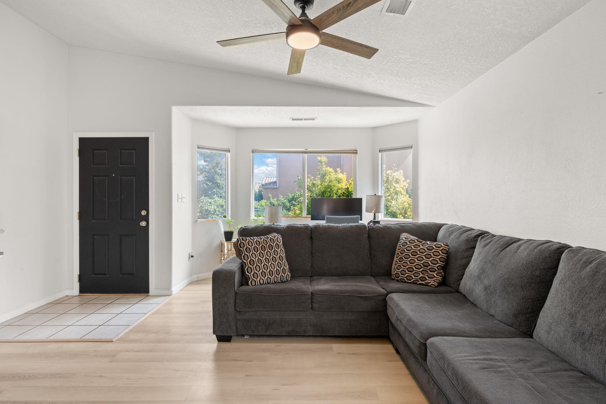 7200 Villa Clavel NE