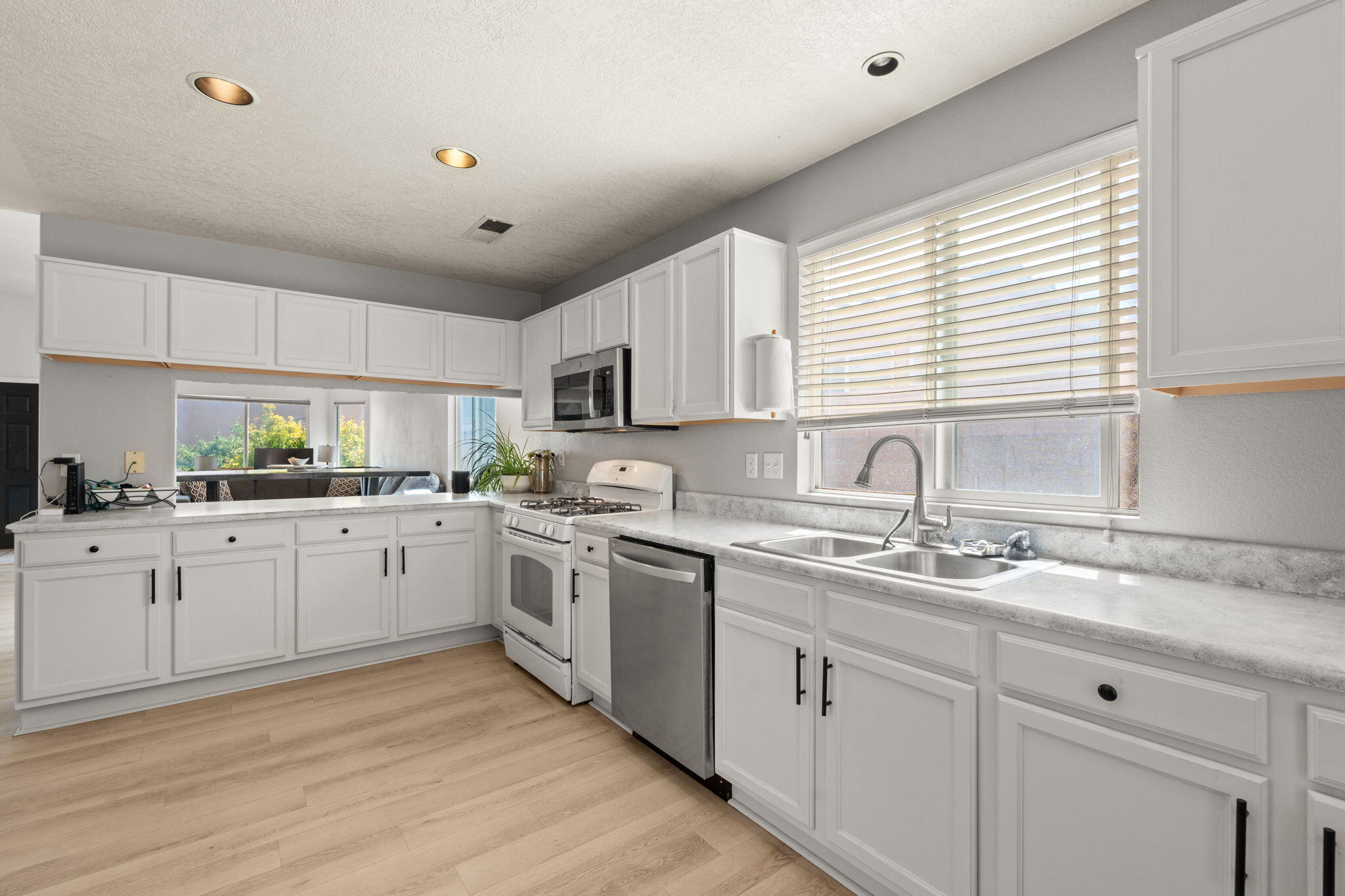 7200 Villa Clavel NE