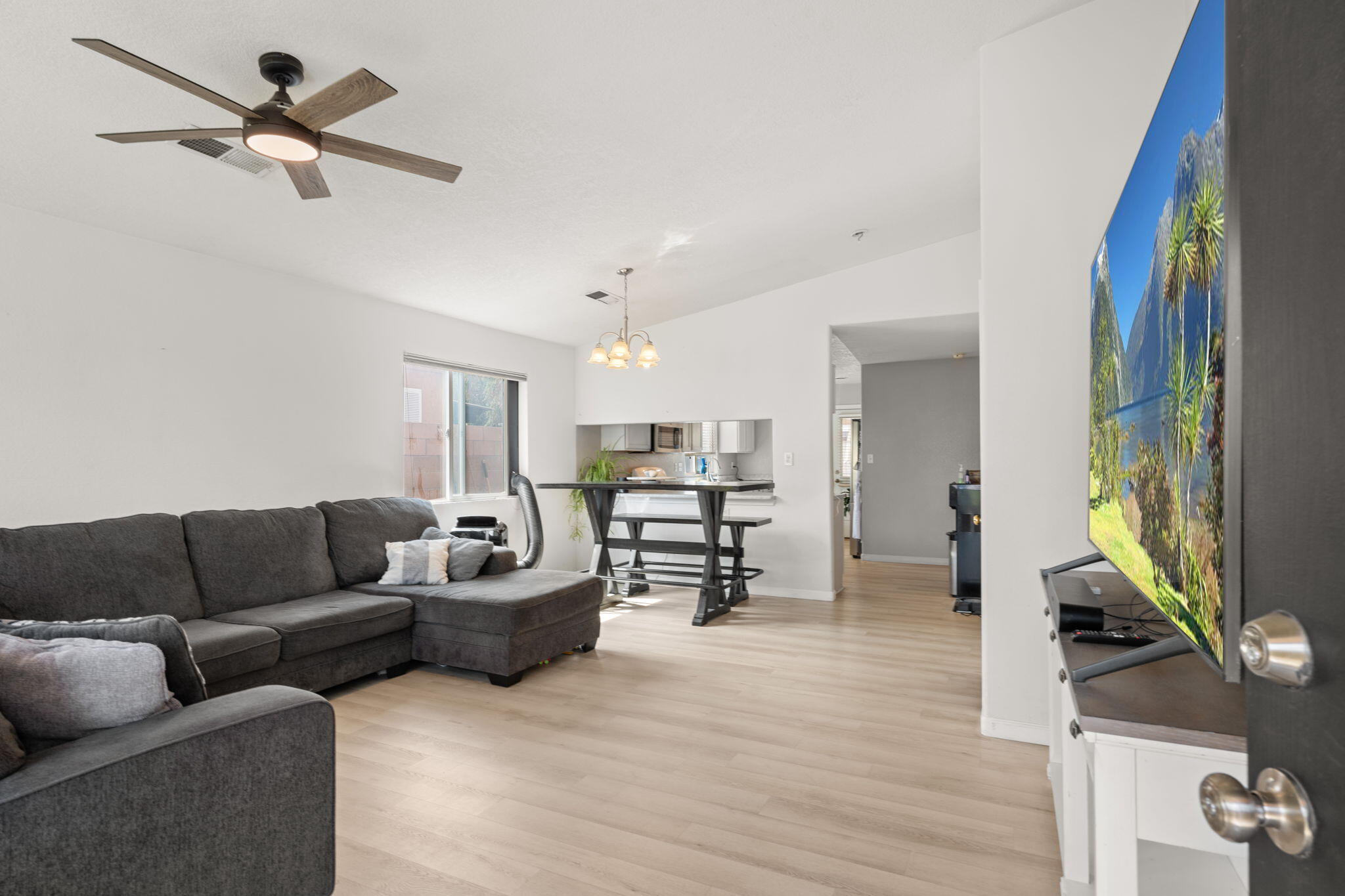 7200 Villa Clavel NE