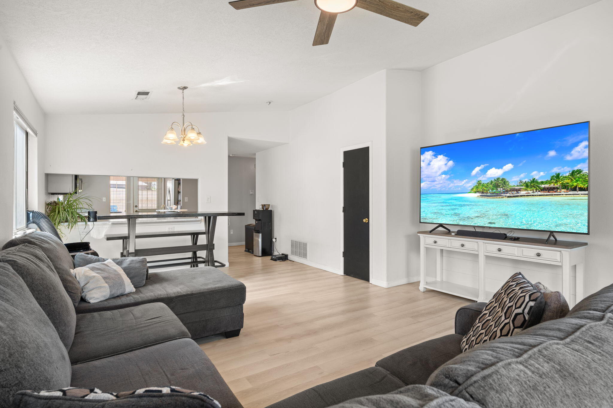 7200 Villa Clavel NE