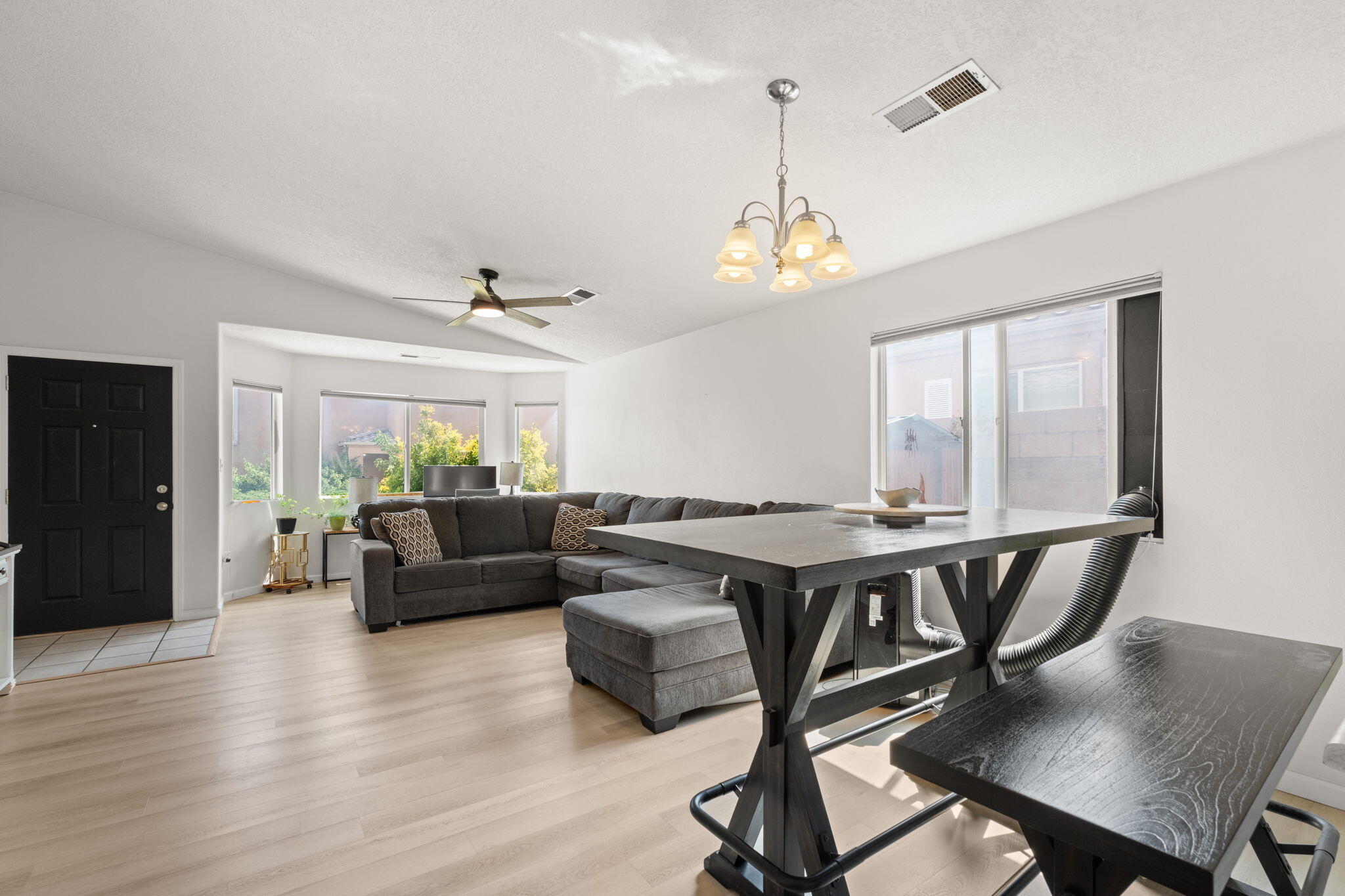 7200 Villa Clavel NE