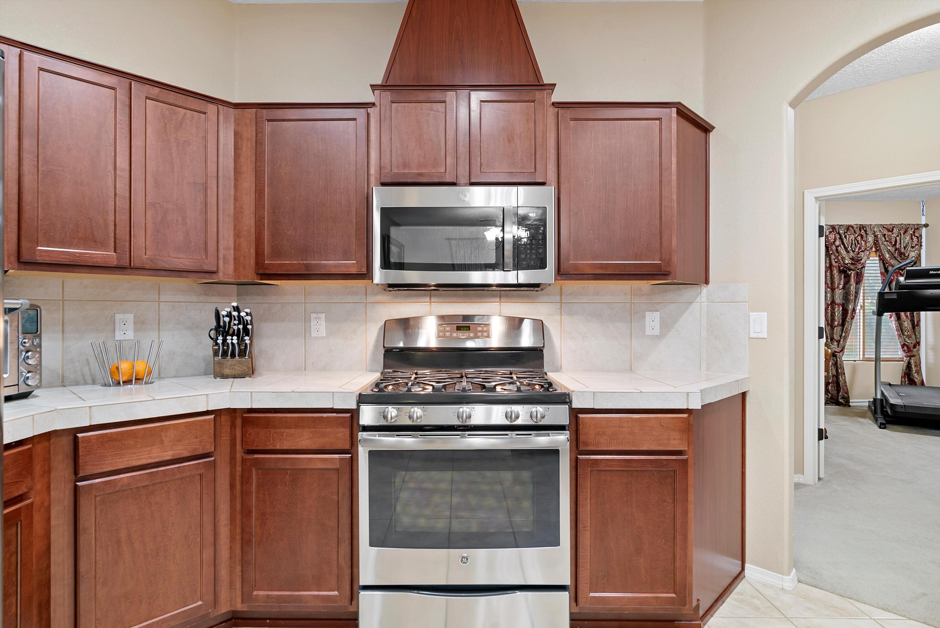 6279 Viramontes Road NW