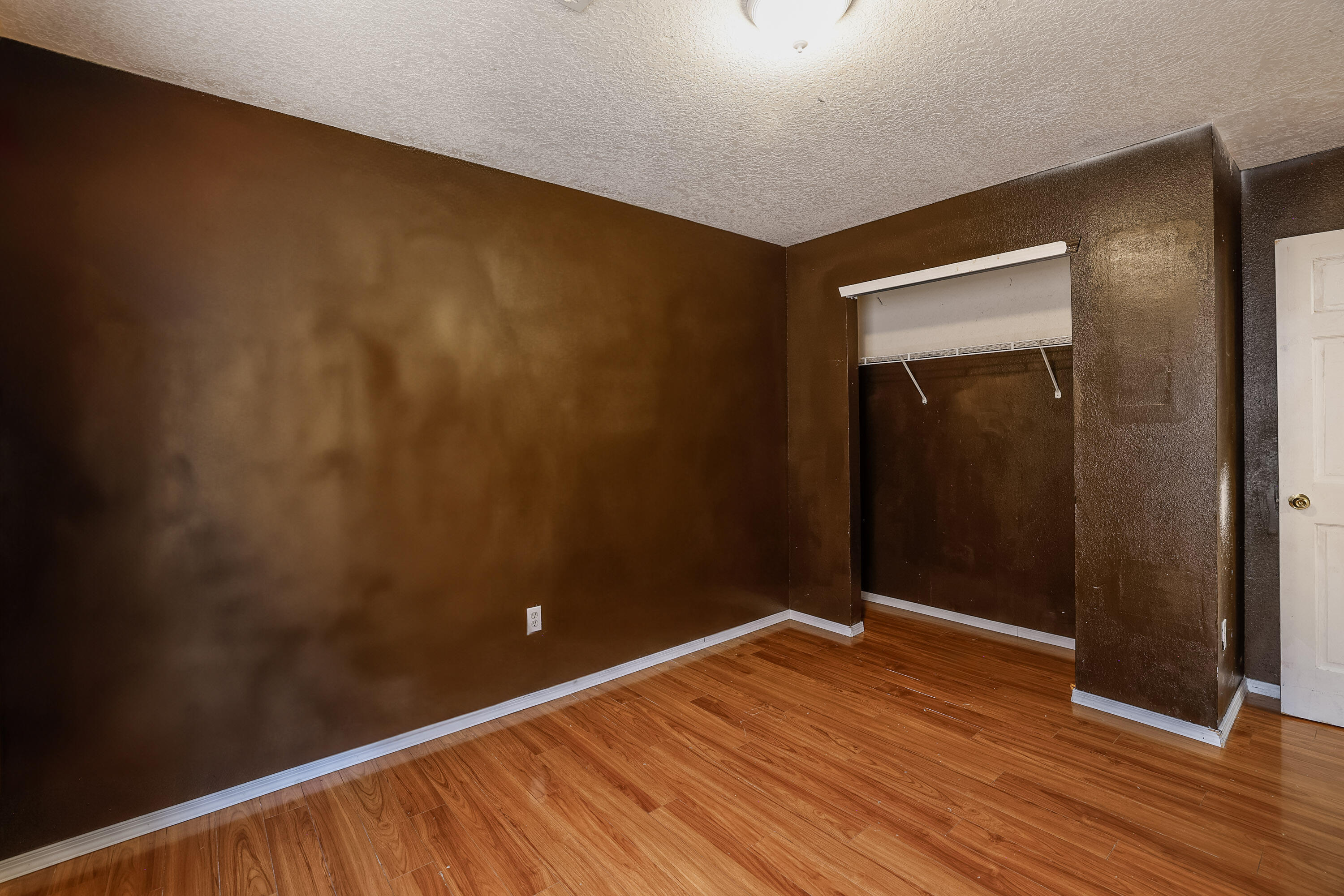 931 BLACKBIRD Drive SW