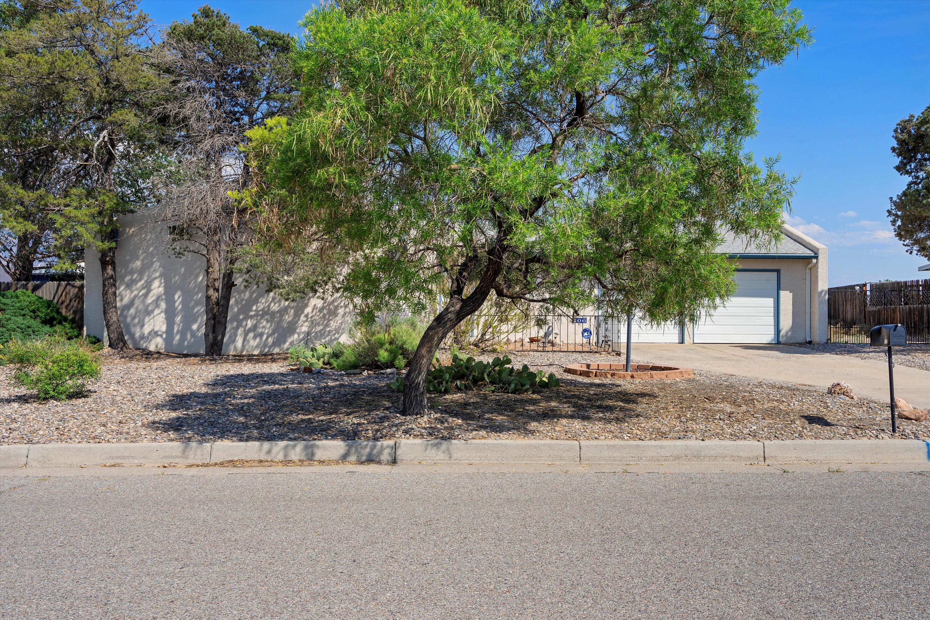 406 Las Marias Drive SE
