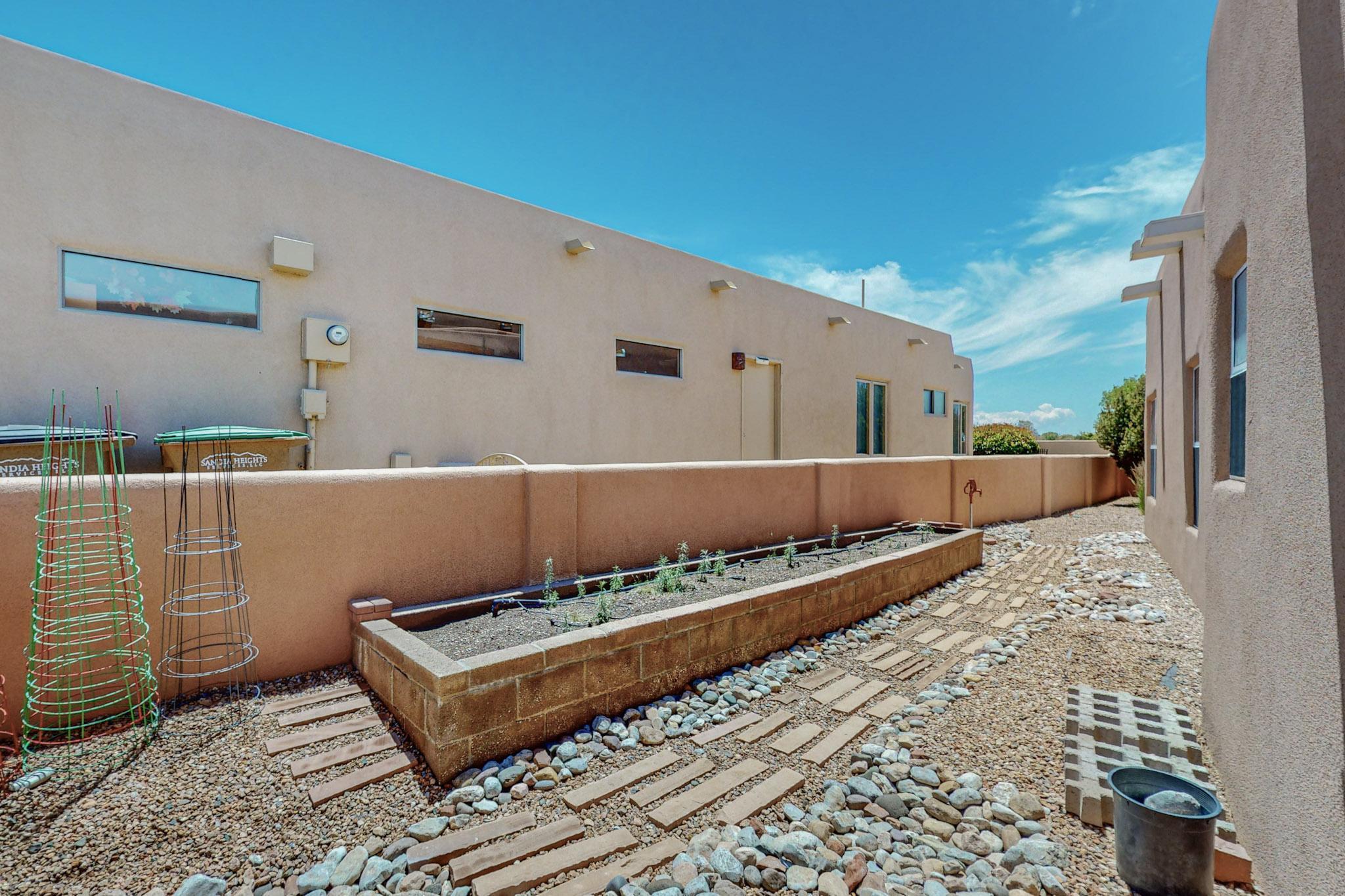 8203 Indigo Court NE