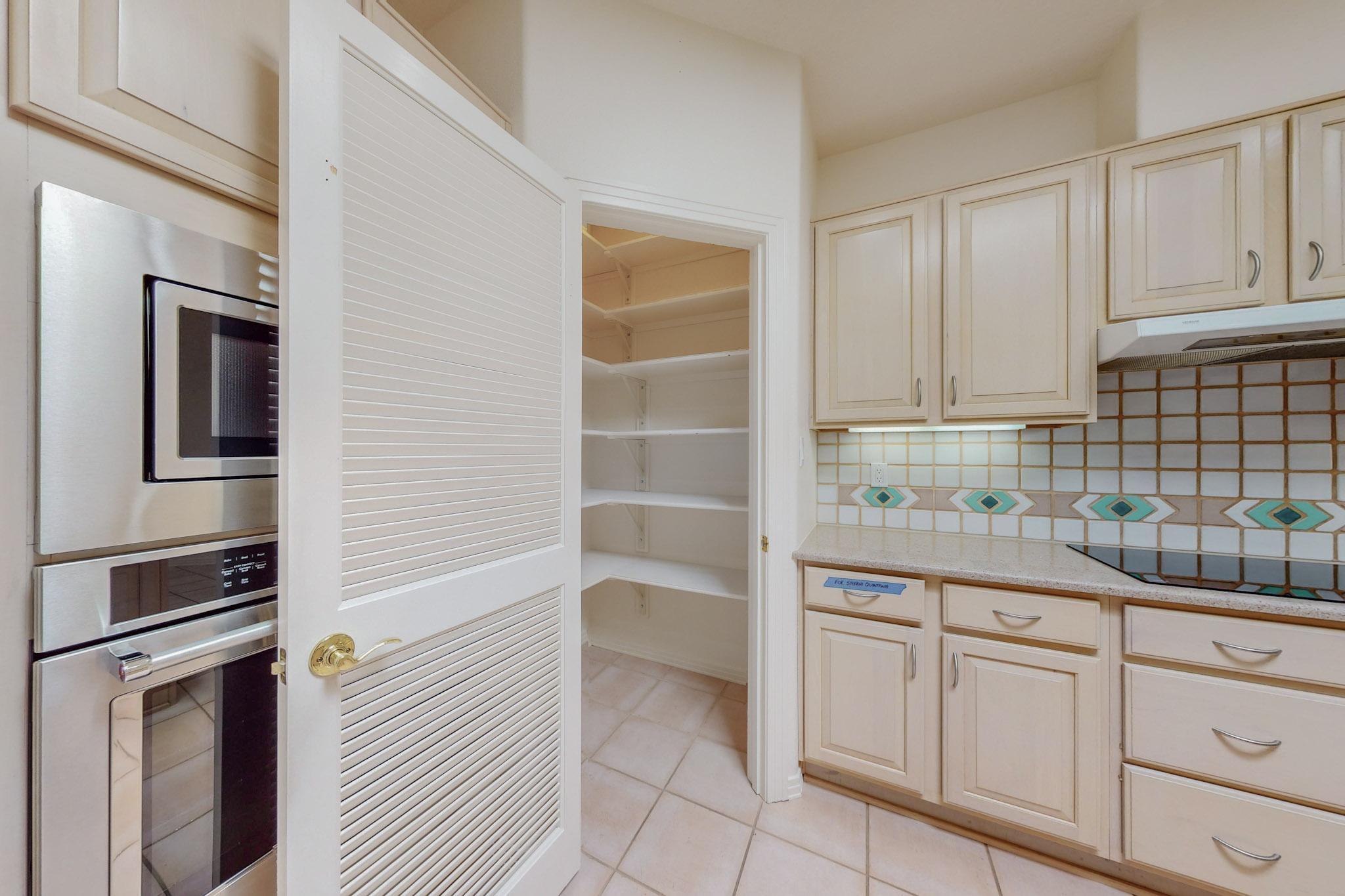 8203 Indigo Court NE