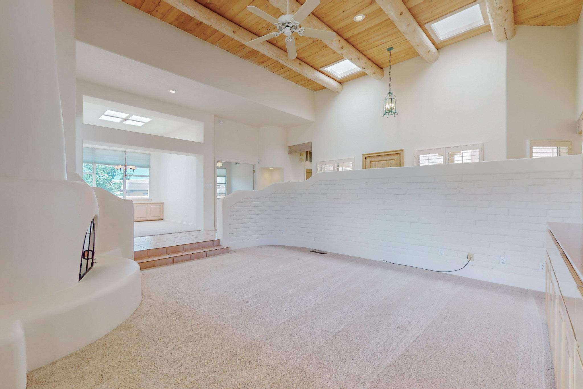 8203 Indigo Court NE