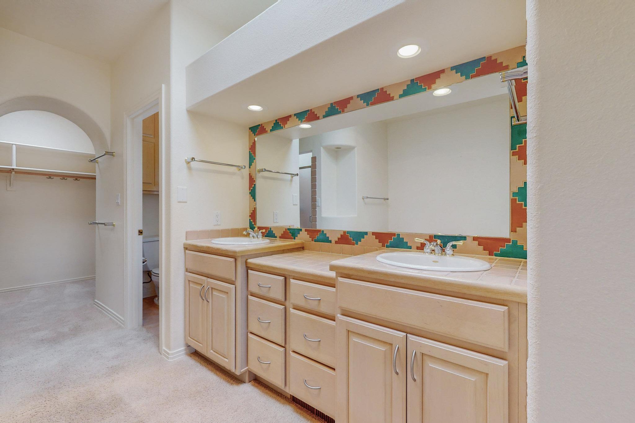 8203 Indigo Court NE