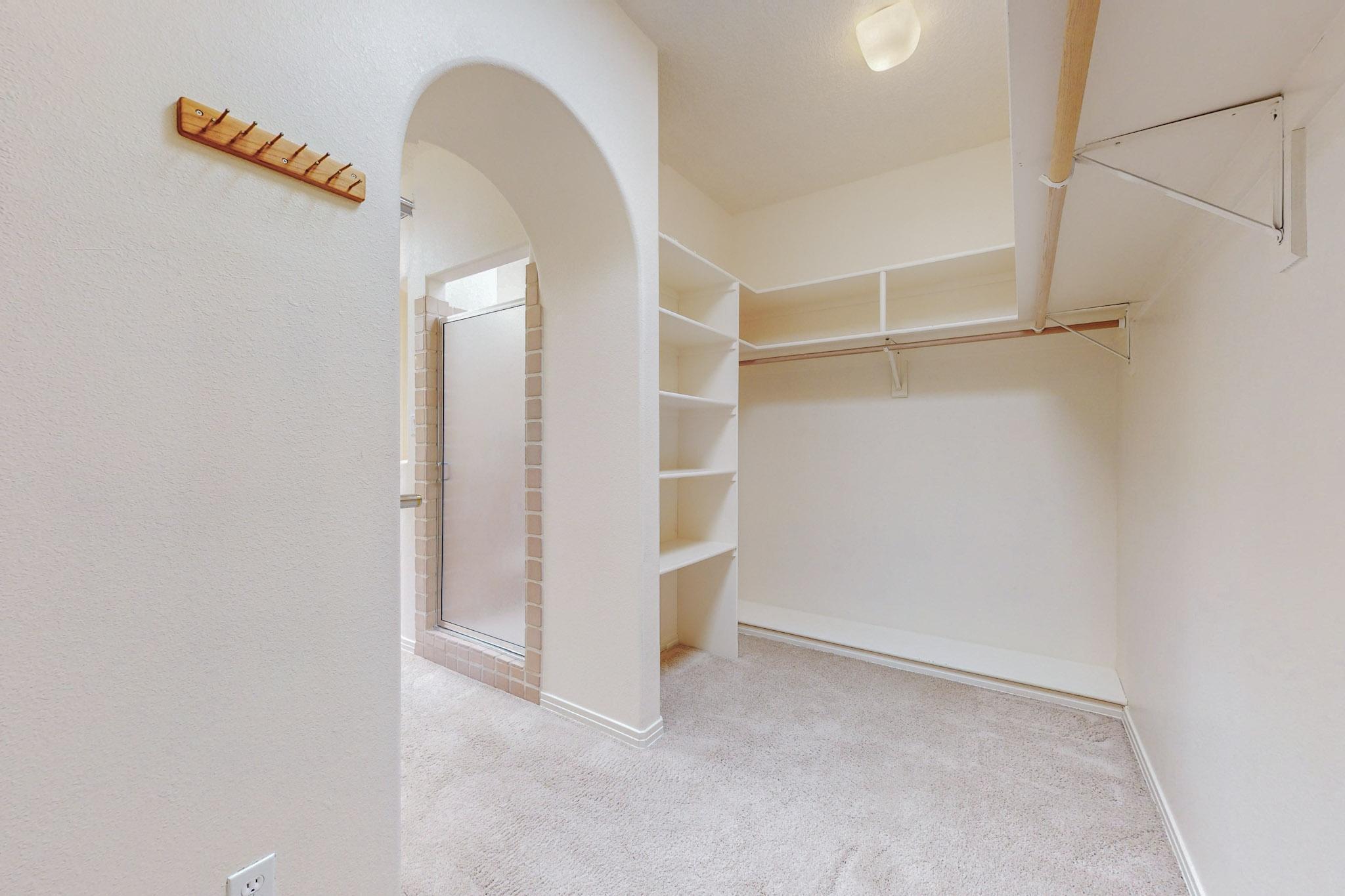 8203 Indigo Court NE