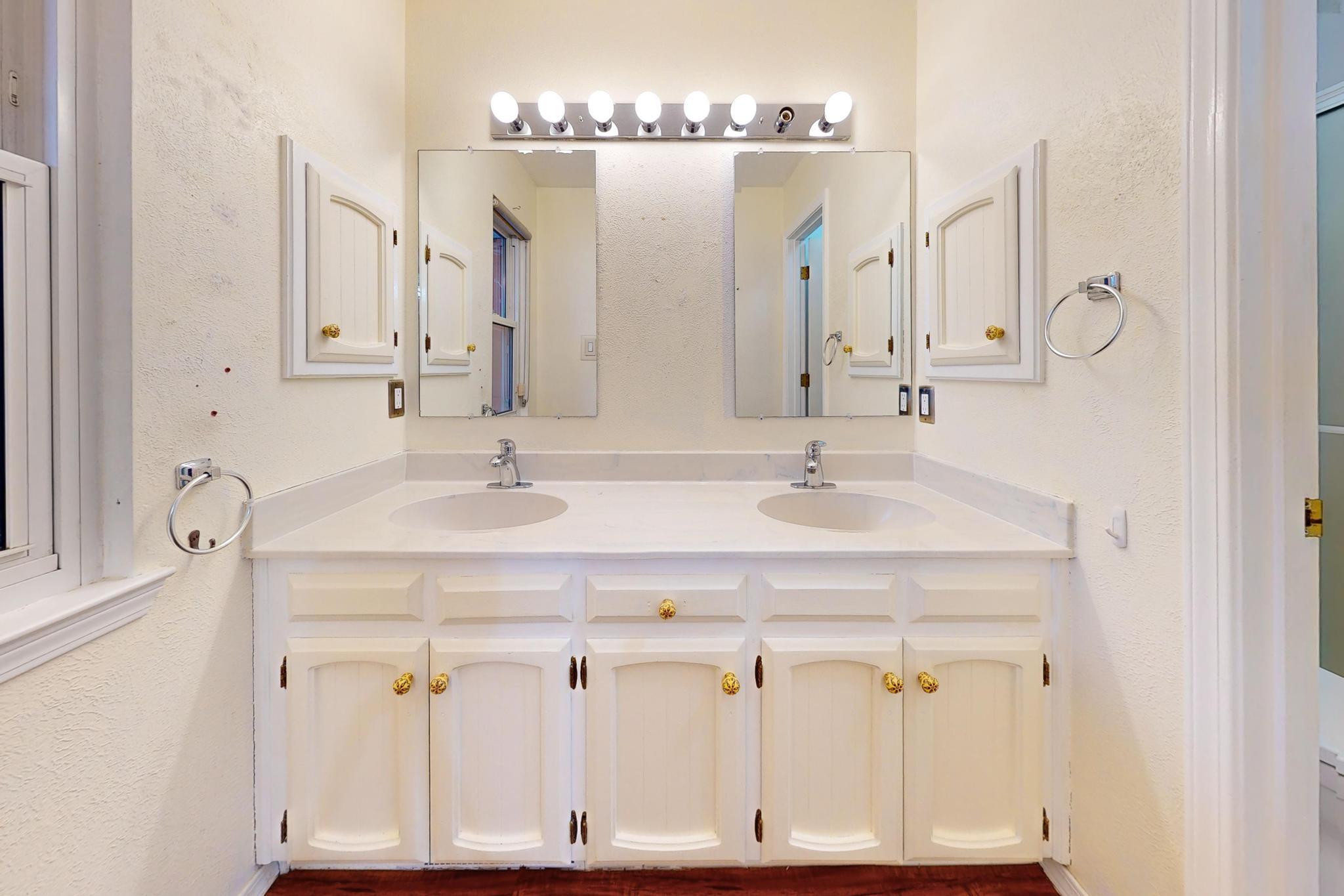 6041 Katson Avenue NE