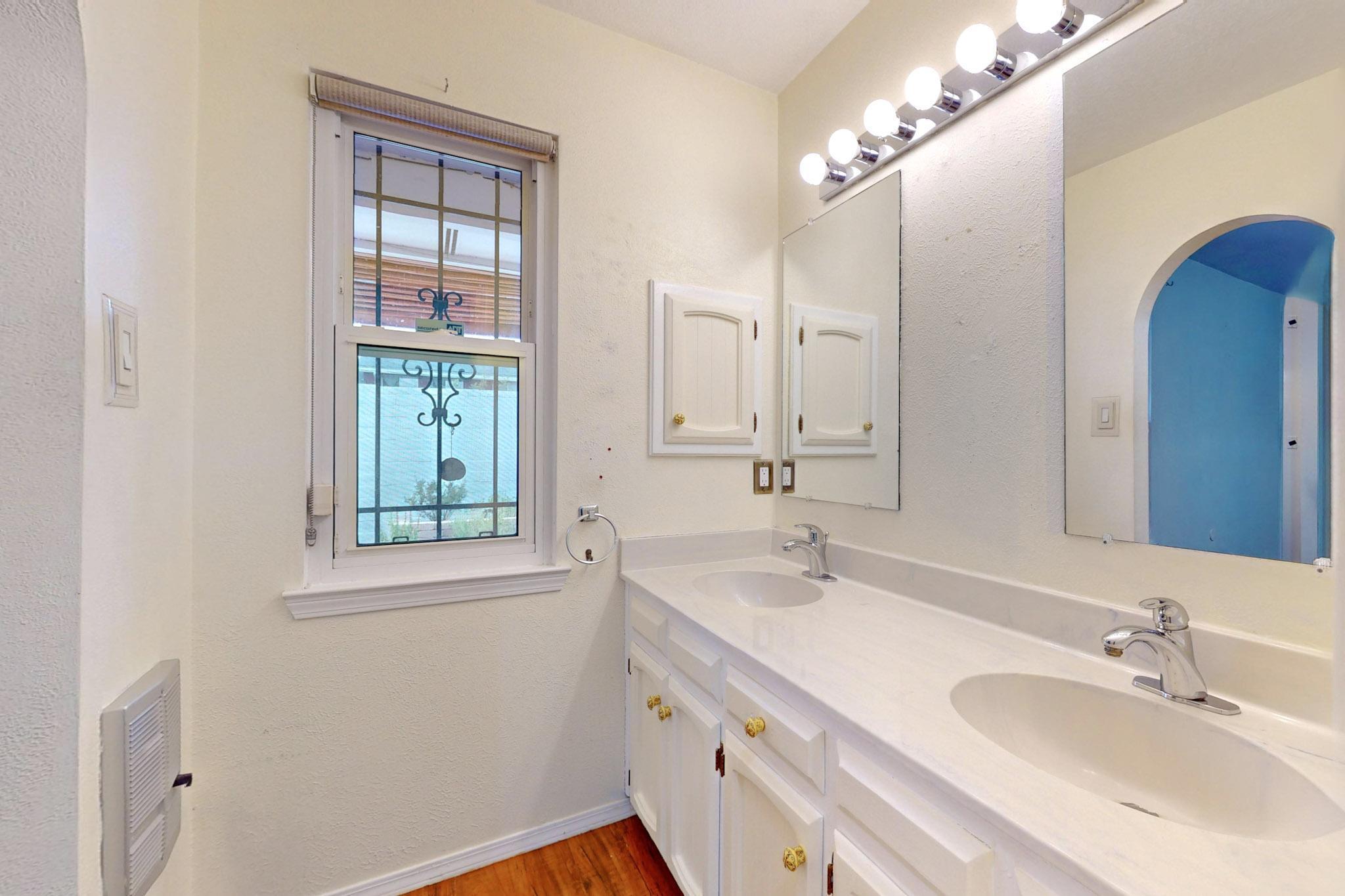 6041 Katson Avenue NE