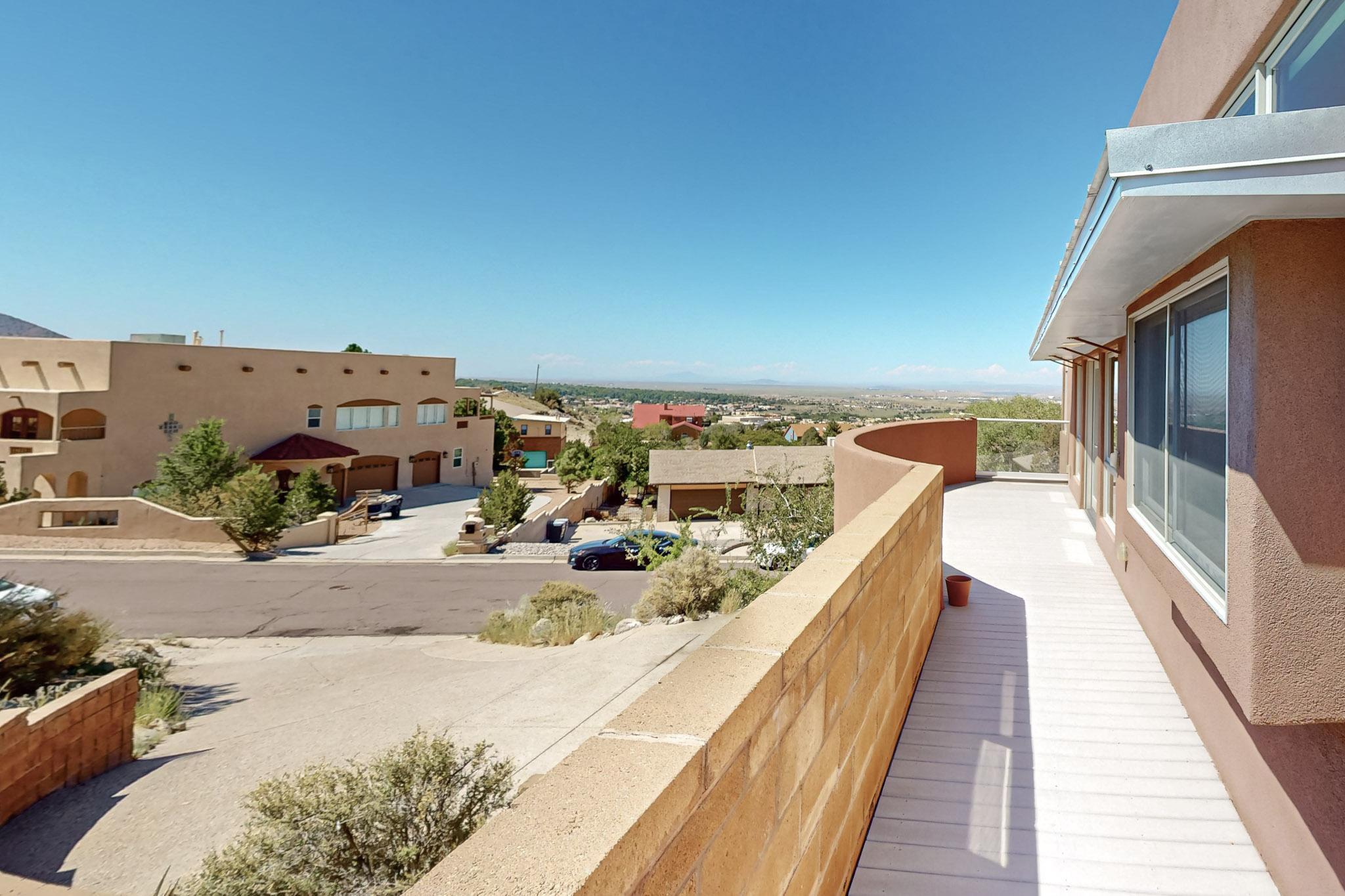 406 Camino De La Sierra NE