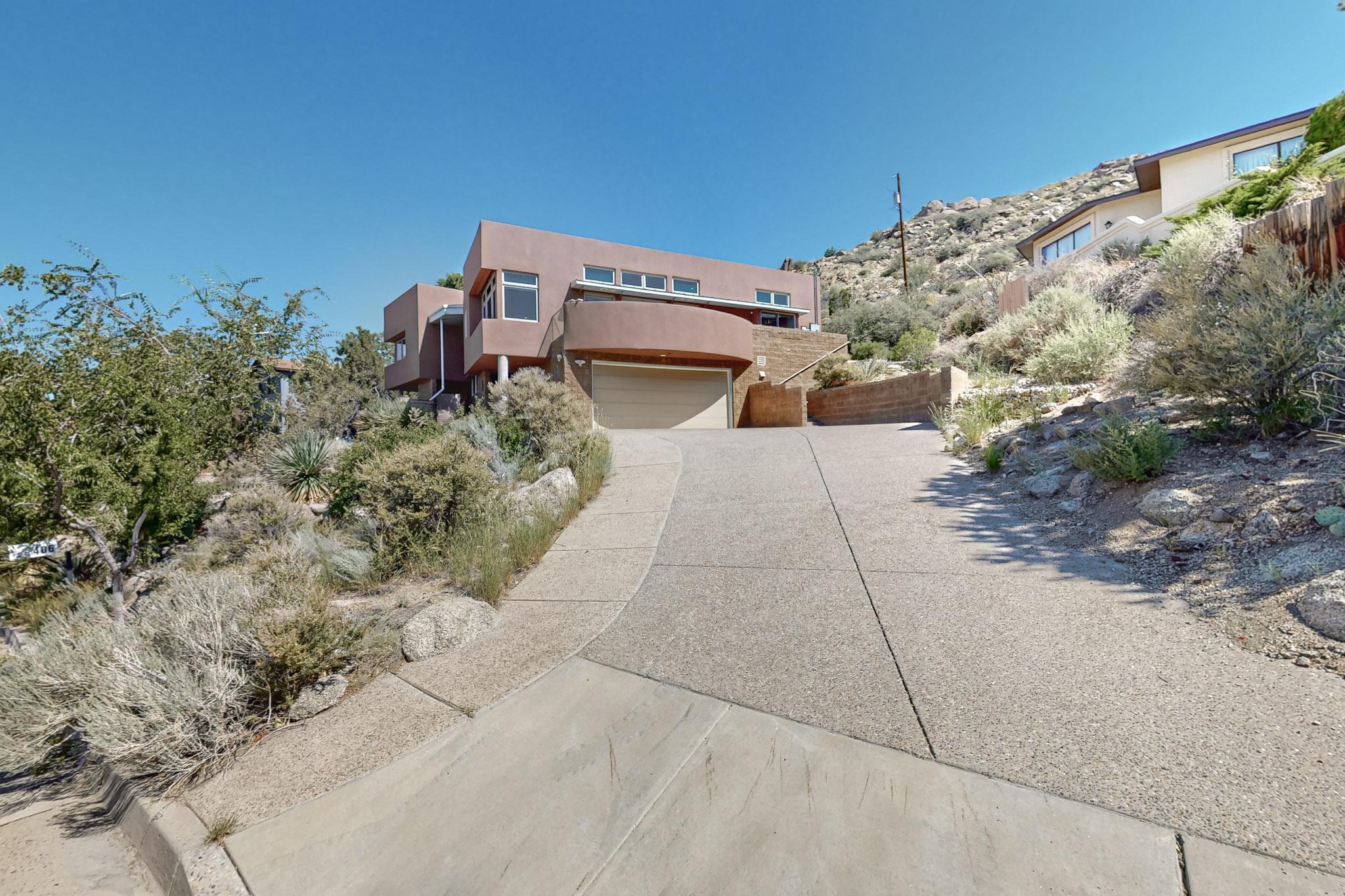 406 Camino De La Sierra NE