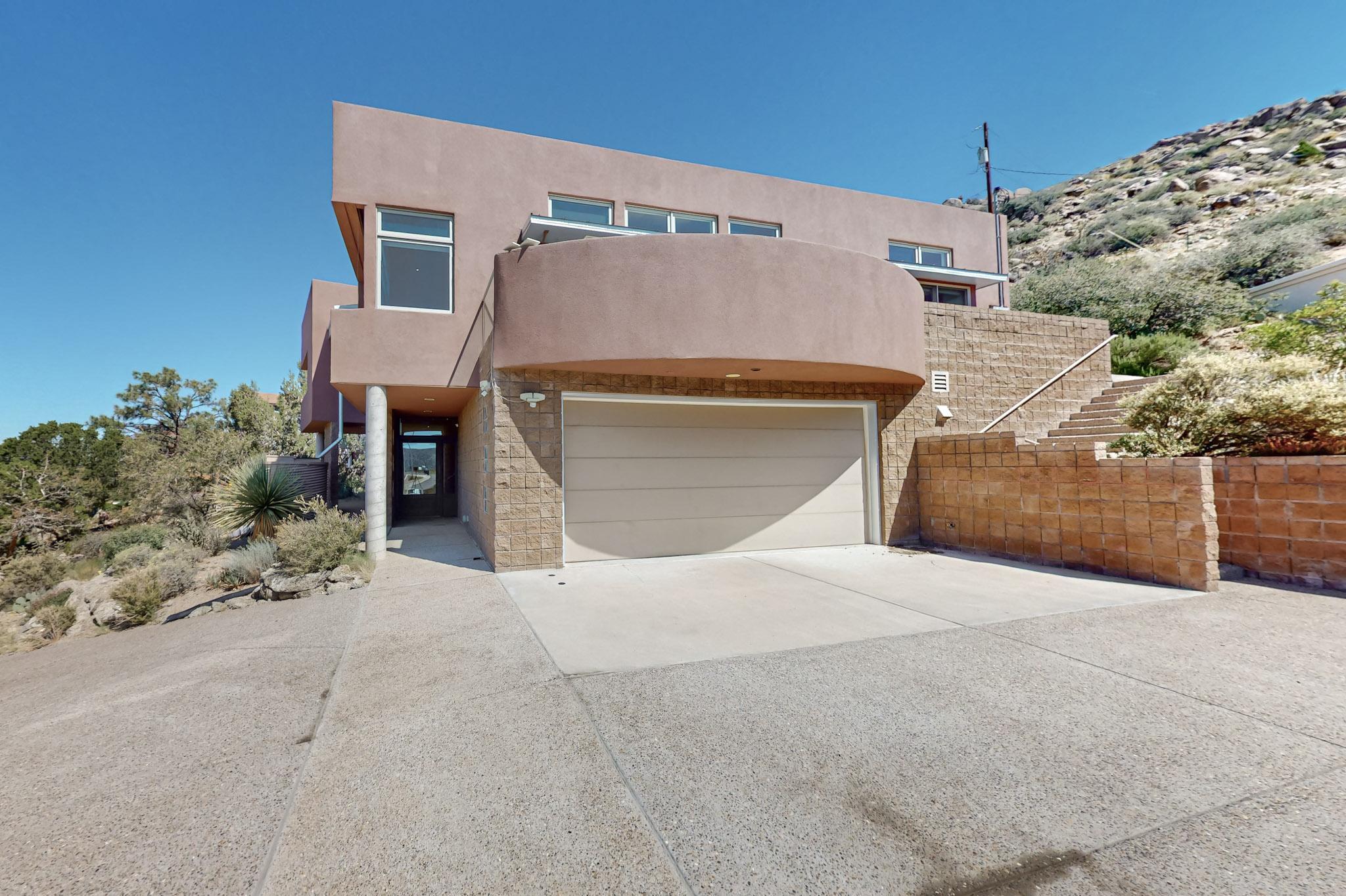 406 Camino De La Sierra NE