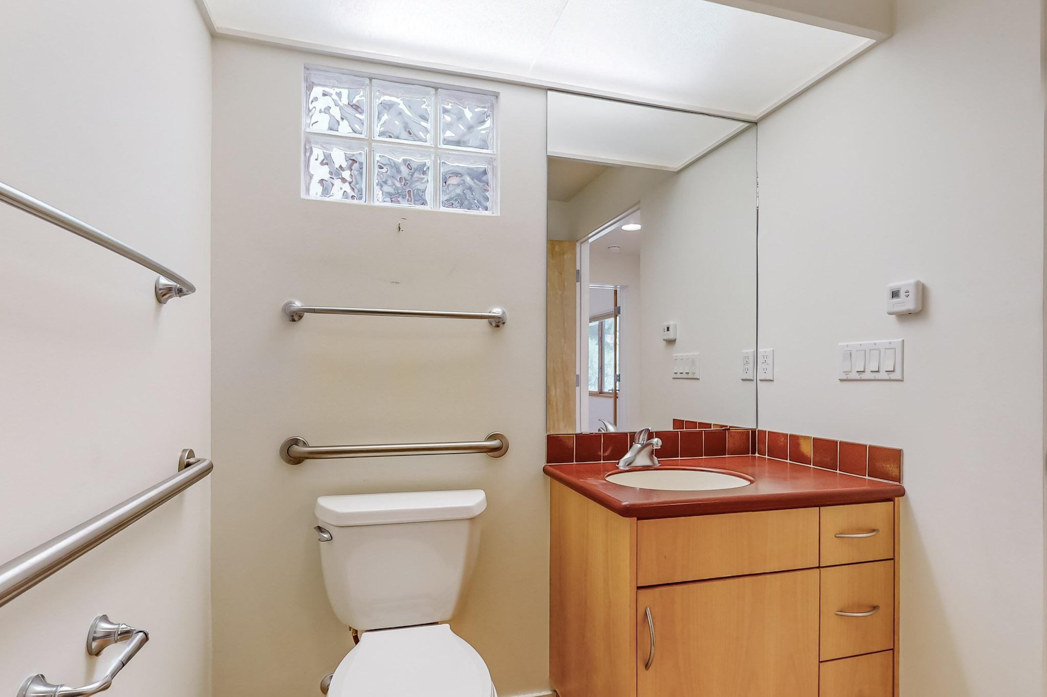 406 Camino De La Sierra NE