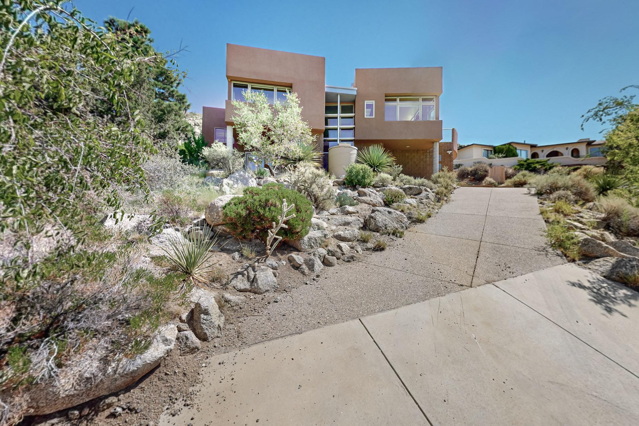 406 Camino De La Sierra NE