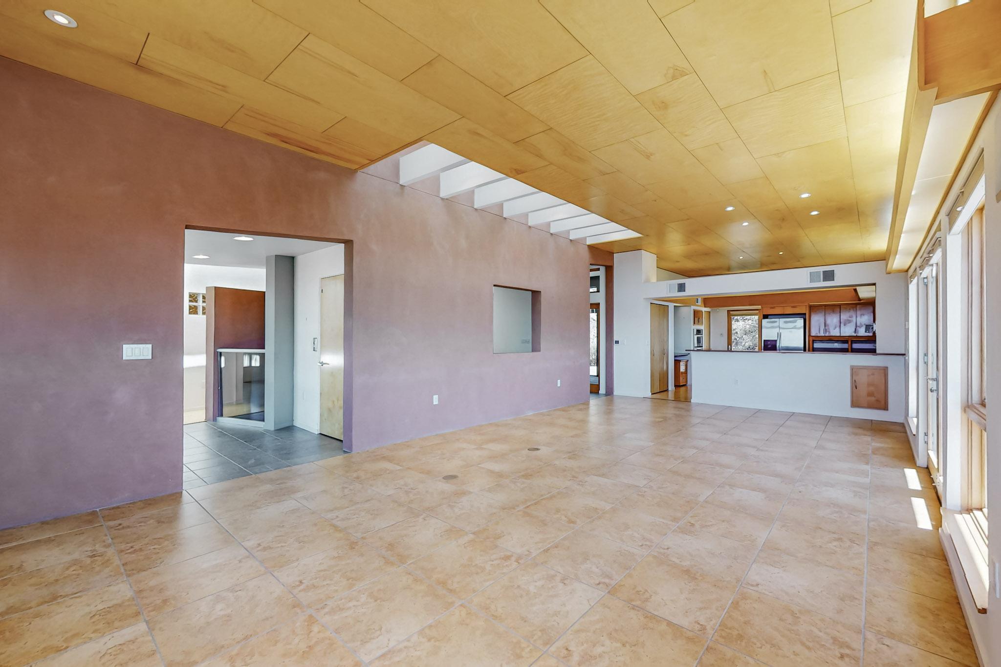 406 Camino De La Sierra NE