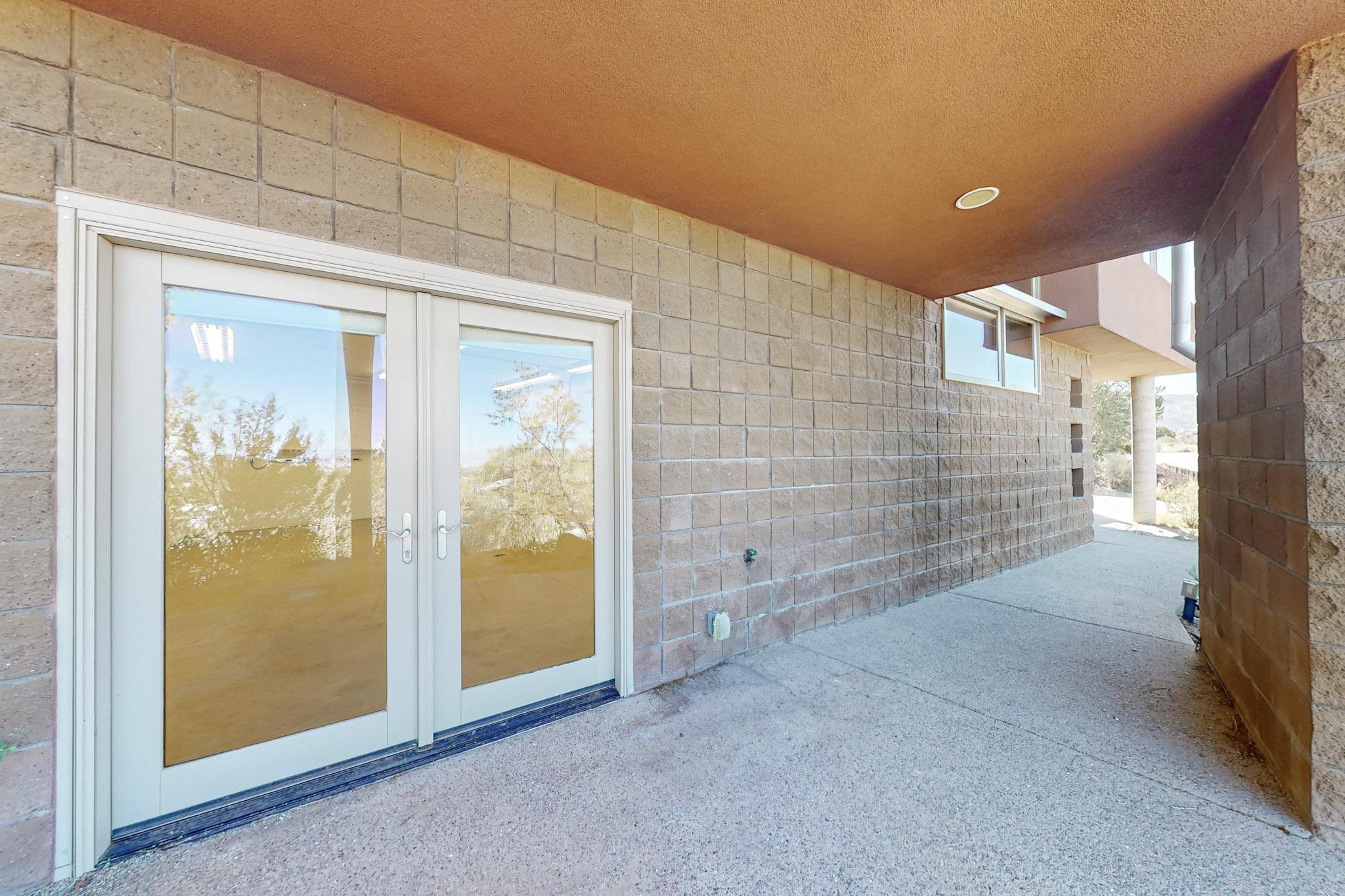 406 Camino De La Sierra NE