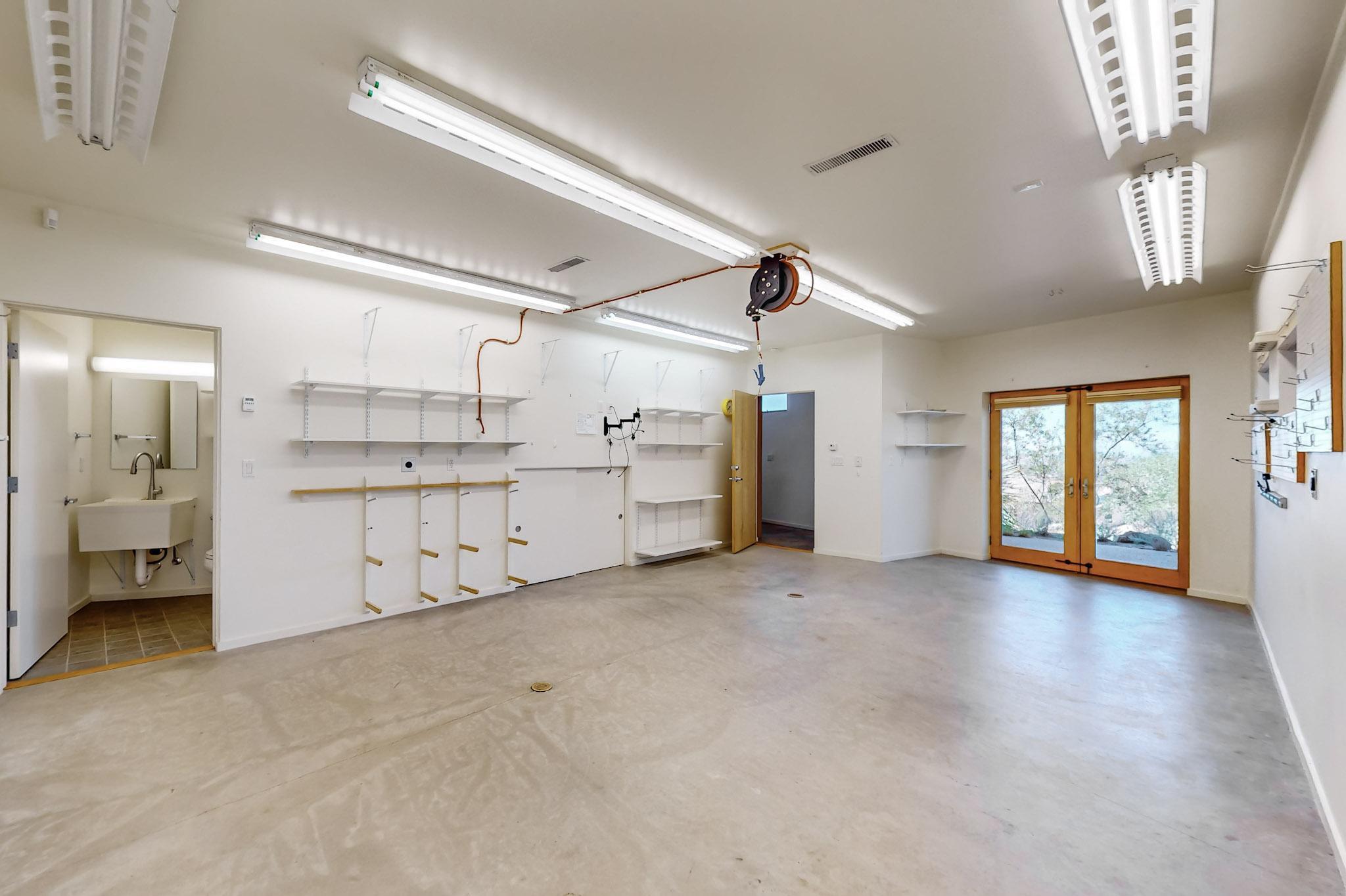 406 Camino De La Sierra NE