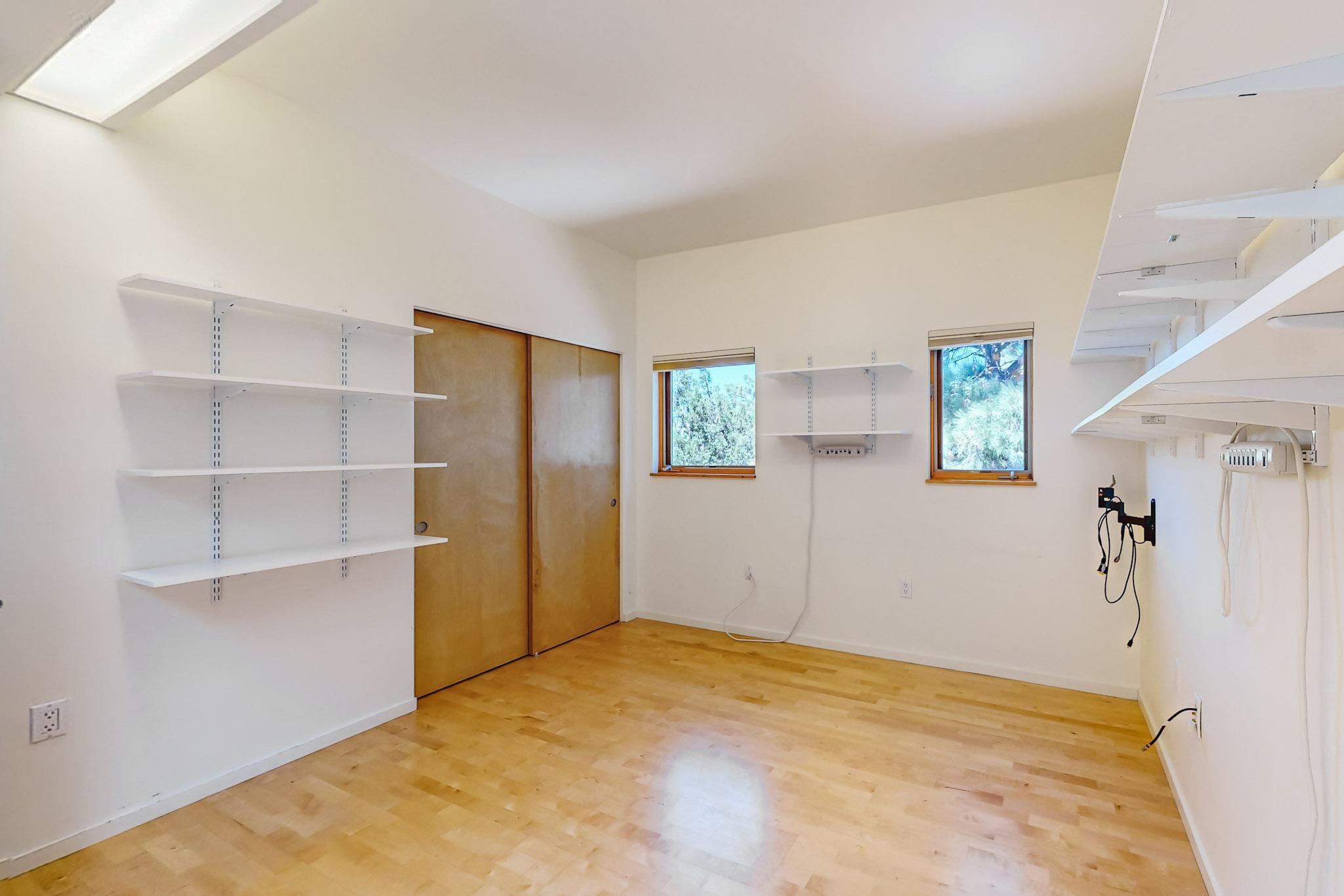 406 Camino De La Sierra NE