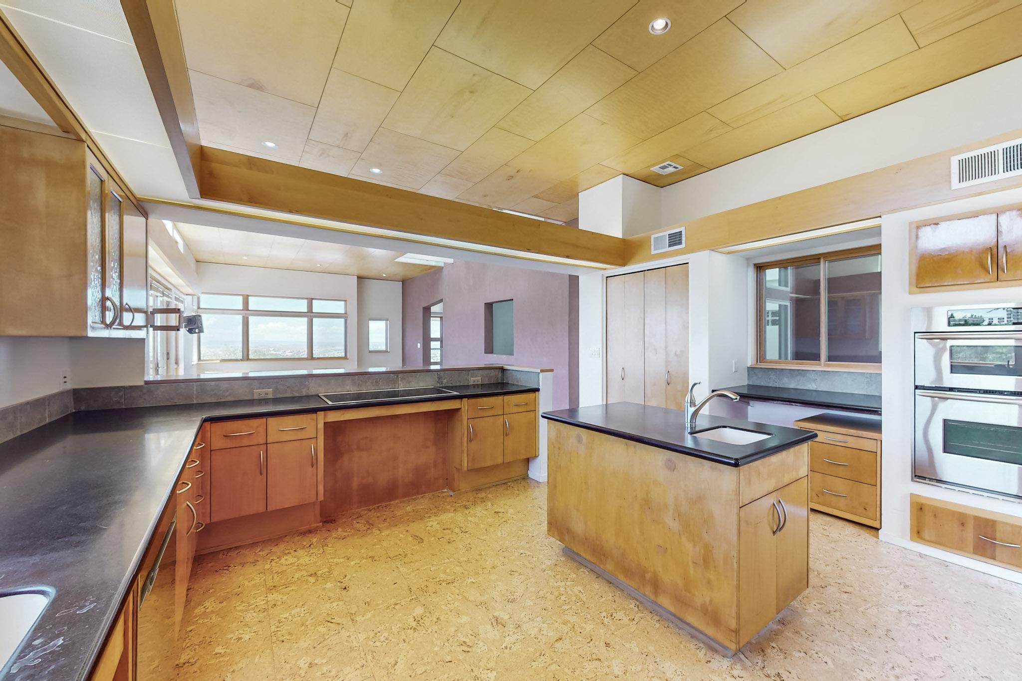 406 Camino De La Sierra NE